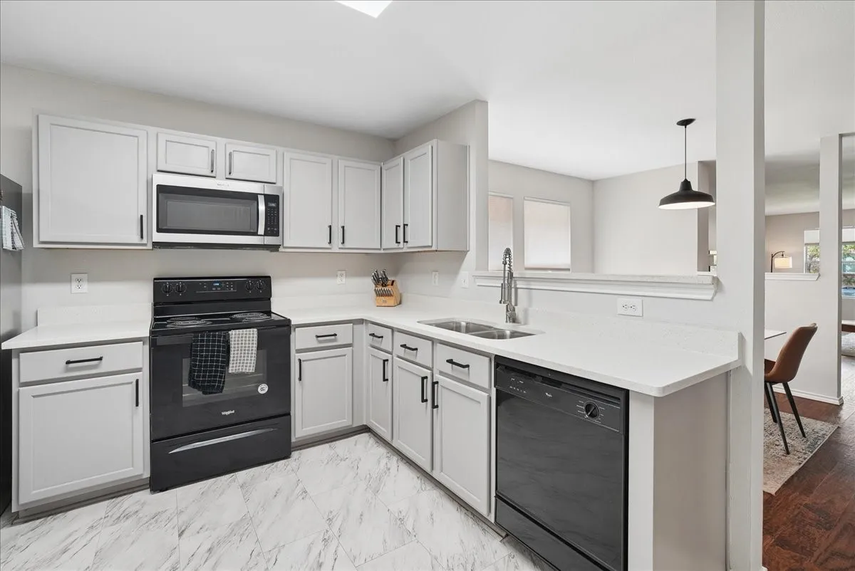 Single Family Residence For Sale in Denton County , 2709 White Oak Drive, Little Elm, Texas 75068, 3 Bedroom, 2 Bathroom, 2 Garage spaces, 1,868 Sqft, built in 2002, mls#21393670, Real Estate Agent in Little Elm, Homes For Sale in Denton county, Homes For Sale in Little Elm, Realtor in Little Elm Texas, Real Estate Brokerage Independent Realty Texas, Luminita Cordes Realtor