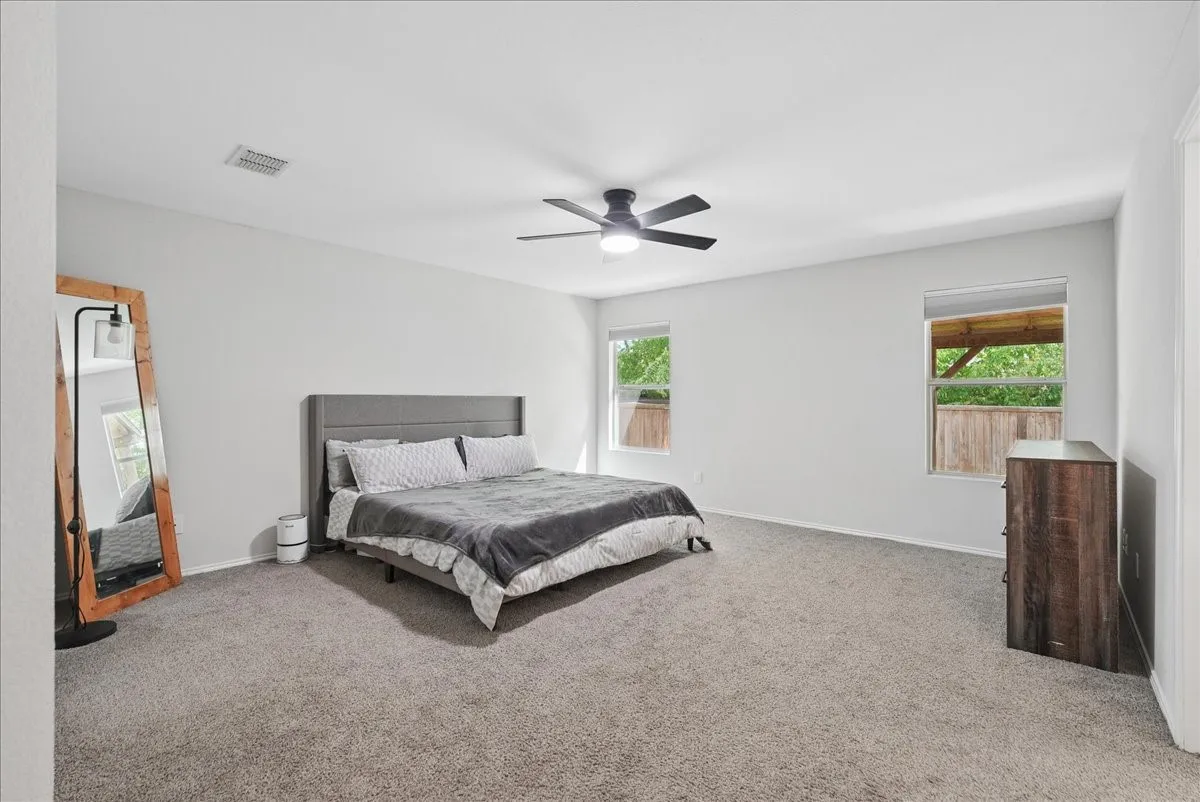 Single Family Residence For Sale in Denton County , 2709 White Oak Drive, Little Elm, Texas 75068, 3 Bedroom, 2 Bathroom, 2 Garage spaces, 1,868 Sqft, built in 2002, mls#21393670, Real Estate Agent in Little Elm, Homes For Sale in Denton county, Homes For Sale in Little Elm, Realtor in Little Elm Texas, Real Estate Brokerage Independent Realty Texas, Luminita Cordes Realtor