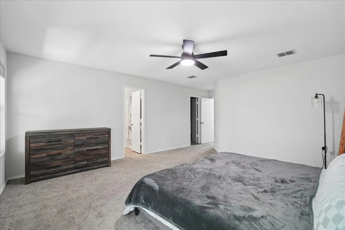 Single Family Residence For Sale in Denton County , 2709 White Oak Drive, Little Elm, Texas 75068, 3 Bedroom, 2 Bathroom, 2 Garage spaces, 1,868 Sqft, built in 2002, mls#21393670, Real Estate Agent in Little Elm, Homes For Sale in Denton county, Homes For Sale in Little Elm, Realtor in Little Elm Texas, Real Estate Brokerage Independent Realty Texas, Luminita Cordes Realtor