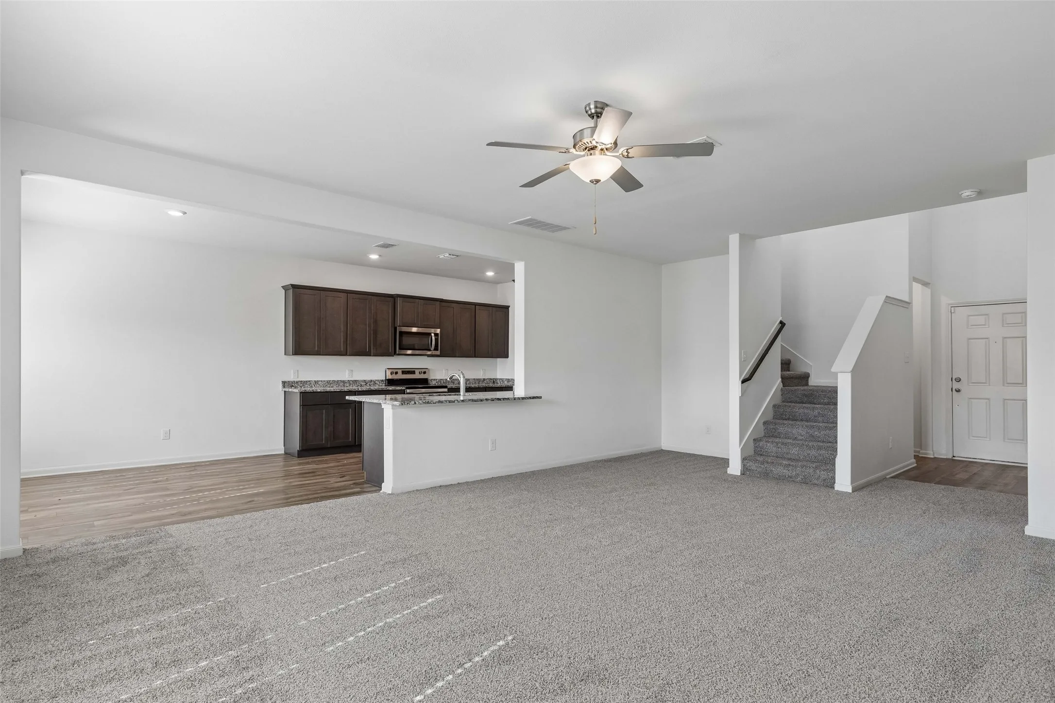 Single Family Residence For Sale in Dallas County , 618 Arlington Park Court, Seagoville, Texas 75159, 4 Bedroom, 3 Bathroom, 2 Garage spaces, 2,587 Sqft, built in 2021, mls#21393822, Real Estate Agent in Seagoville, Homes For Sale in Dallas county, Homes For Sale in Seagoville, Realtor in Seagoville Texas, Real Estate Brokerage Independent Realty Texas, Luminita Cordes Realtor