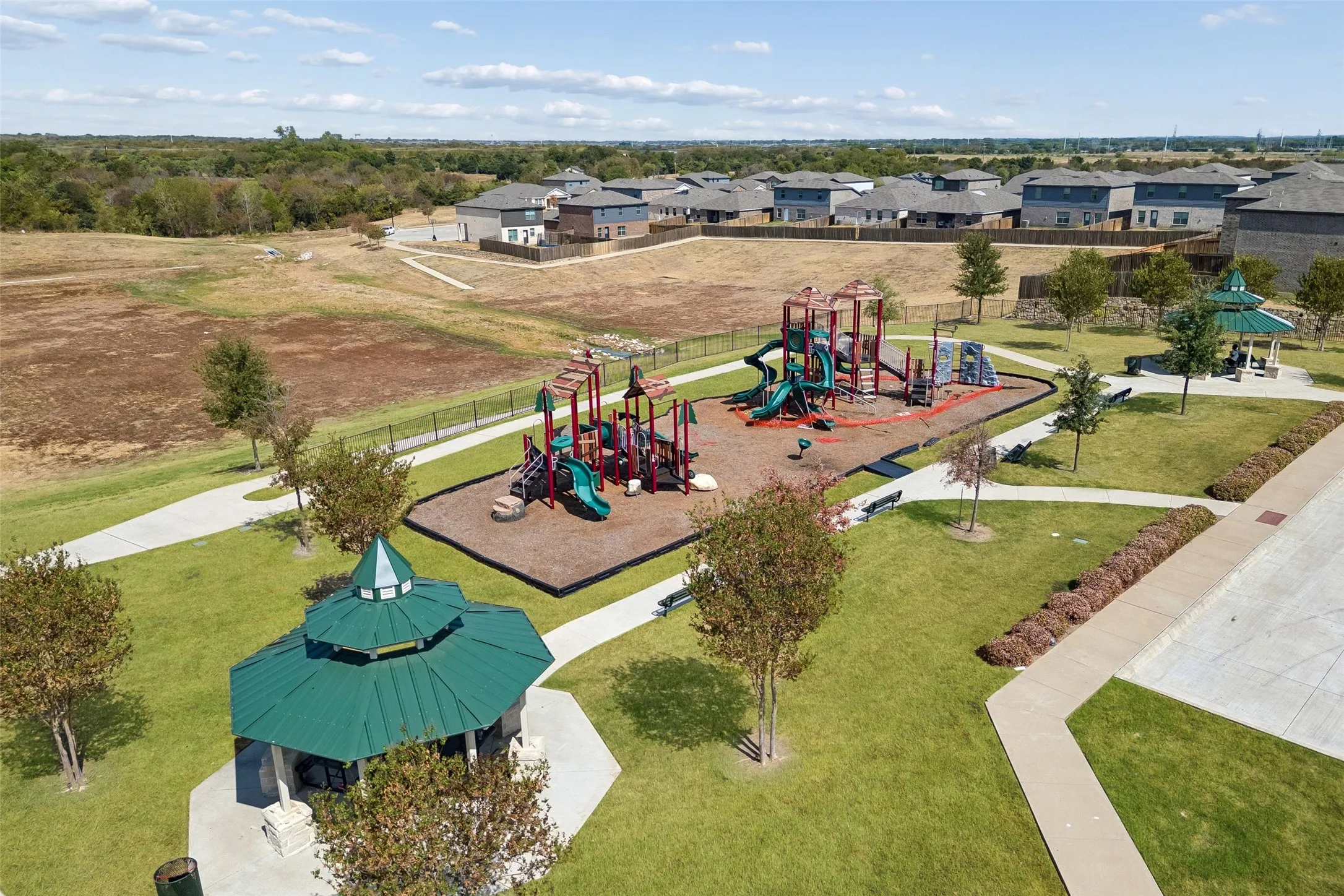 Single Family Residence For Sale in Dallas County , 618 Arlington Park Court, Seagoville, Texas 75159, 4 Bedroom, 3 Bathroom, 2 Garage spaces, 2,587 Sqft, built in 2021, mls#21393822, Real Estate Agent in Seagoville, Homes For Sale in Dallas county, Homes For Sale in Seagoville, Realtor in Seagoville Texas, Real Estate Brokerage Independent Realty Texas, Luminita Cordes Realtor