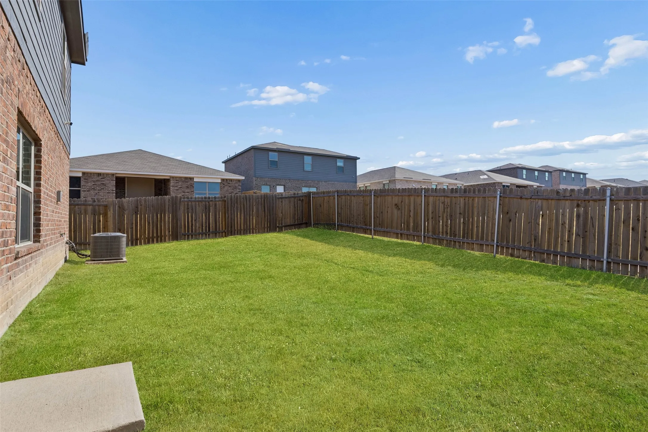 Single Family Residence For Sale in Dallas County , 618 Arlington Park Court, Seagoville, Texas 75159, 4 Bedroom, 3 Bathroom, 2 Garage spaces, 2,587 Sqft, built in 2021, mls#21393822, Real Estate Agent in Seagoville, Homes For Sale in Dallas county, Homes For Sale in Seagoville, Realtor in Seagoville Texas, Real Estate Brokerage Independent Realty Texas, Luminita Cordes Realtor