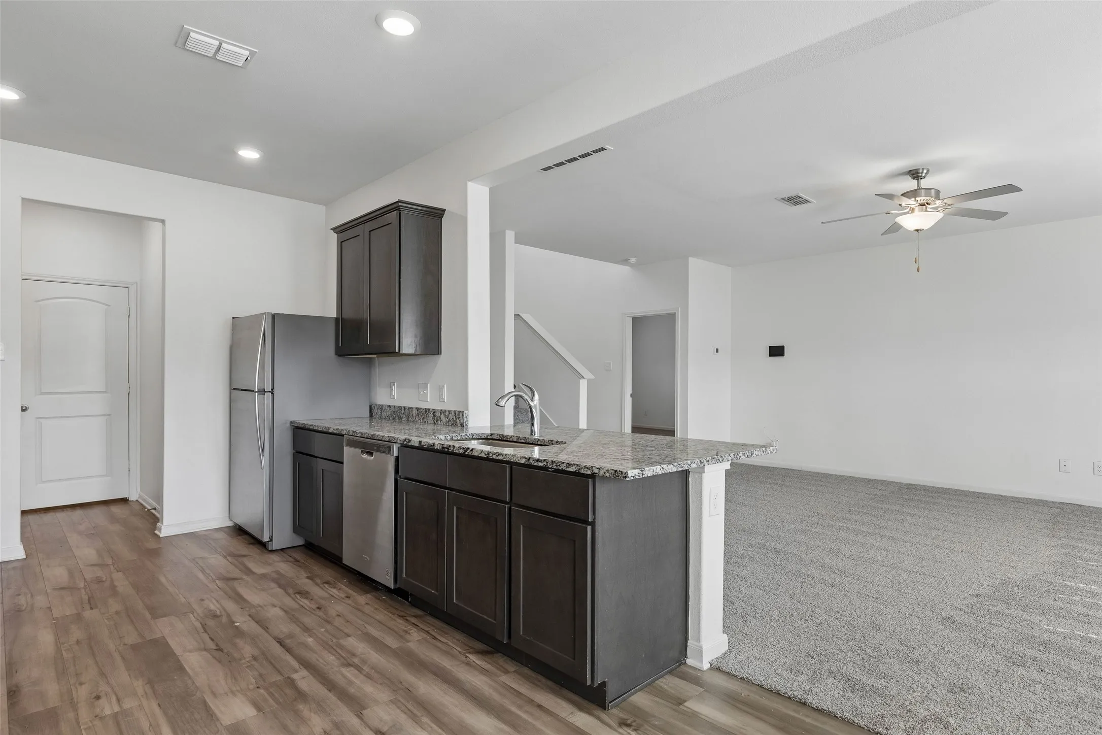 Single Family Residence For Sale in Dallas County , 618 Arlington Park Court, Seagoville, Texas 75159, 4 Bedroom, 3 Bathroom, 2 Garage spaces, 2,587 Sqft, built in 2021, mls#21393822, Real Estate Agent in Seagoville, Homes For Sale in Dallas county, Homes For Sale in Seagoville, Realtor in Seagoville Texas, Real Estate Brokerage Independent Realty Texas, Luminita Cordes Realtor