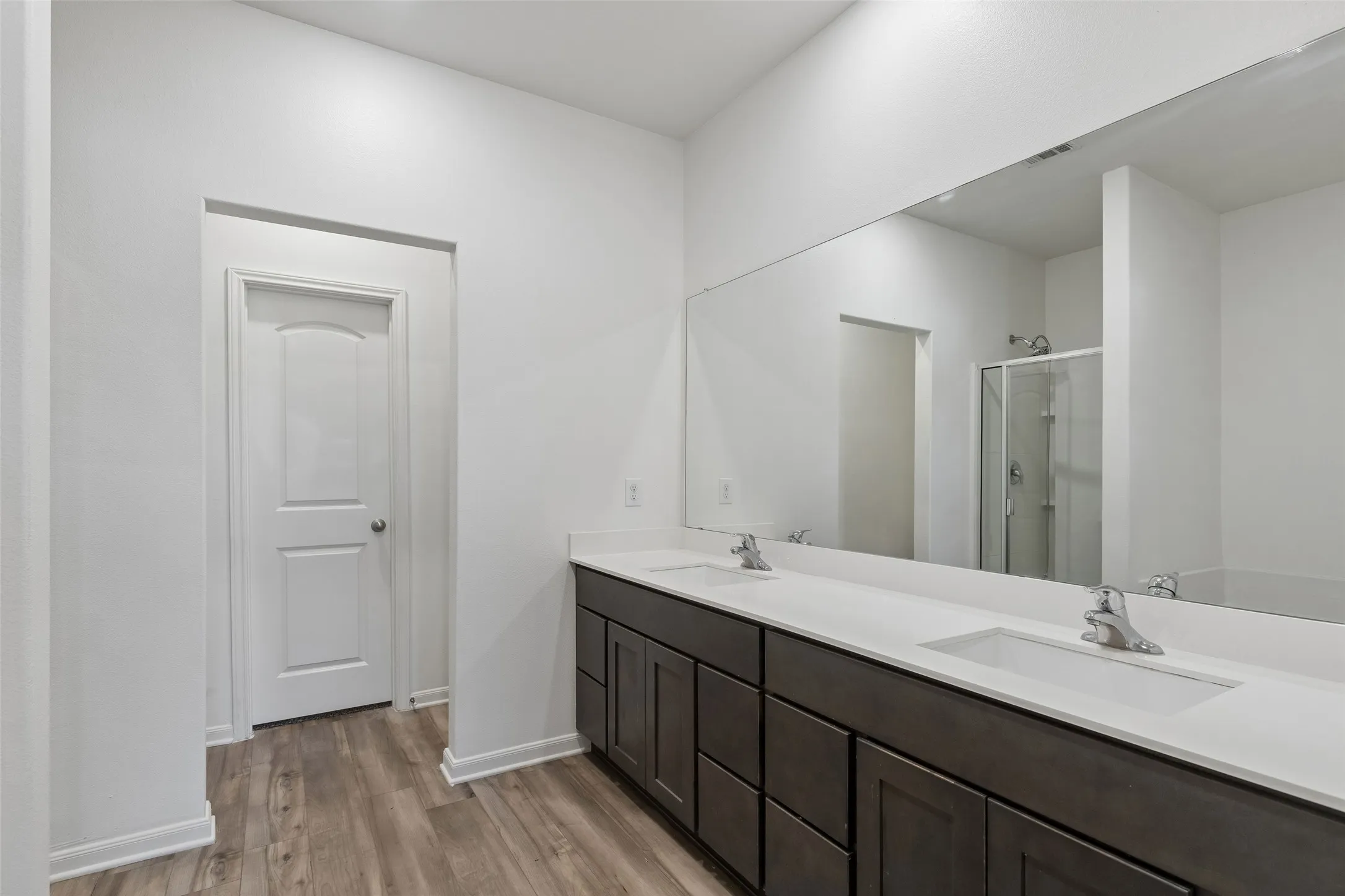 Single Family Residence For Sale in Dallas County , 618 Arlington Park Court, Seagoville, Texas 75159, 4 Bedroom, 3 Bathroom, 2 Garage spaces, 2,587 Sqft, built in 2021, mls#21393822, Real Estate Agent in Seagoville, Homes For Sale in Dallas county, Homes For Sale in Seagoville, Realtor in Seagoville Texas, Real Estate Brokerage Independent Realty Texas, Luminita Cordes Realtor
