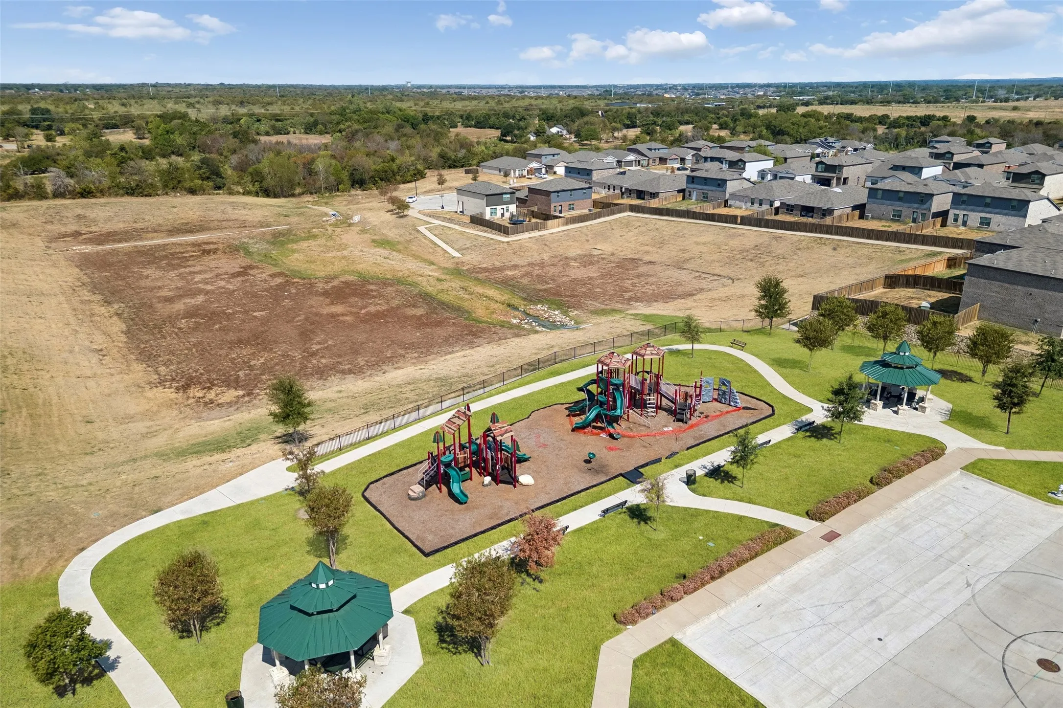 Single Family Residence For Sale in Dallas County , 618 Arlington Park Court, Seagoville, Texas 75159, 4 Bedroom, 3 Bathroom, 2 Garage spaces, 2,587 Sqft, built in 2021, mls#21393822, Real Estate Agent in Seagoville, Homes For Sale in Dallas county, Homes For Sale in Seagoville, Realtor in Seagoville Texas, Real Estate Brokerage Independent Realty Texas, Luminita Cordes Realtor