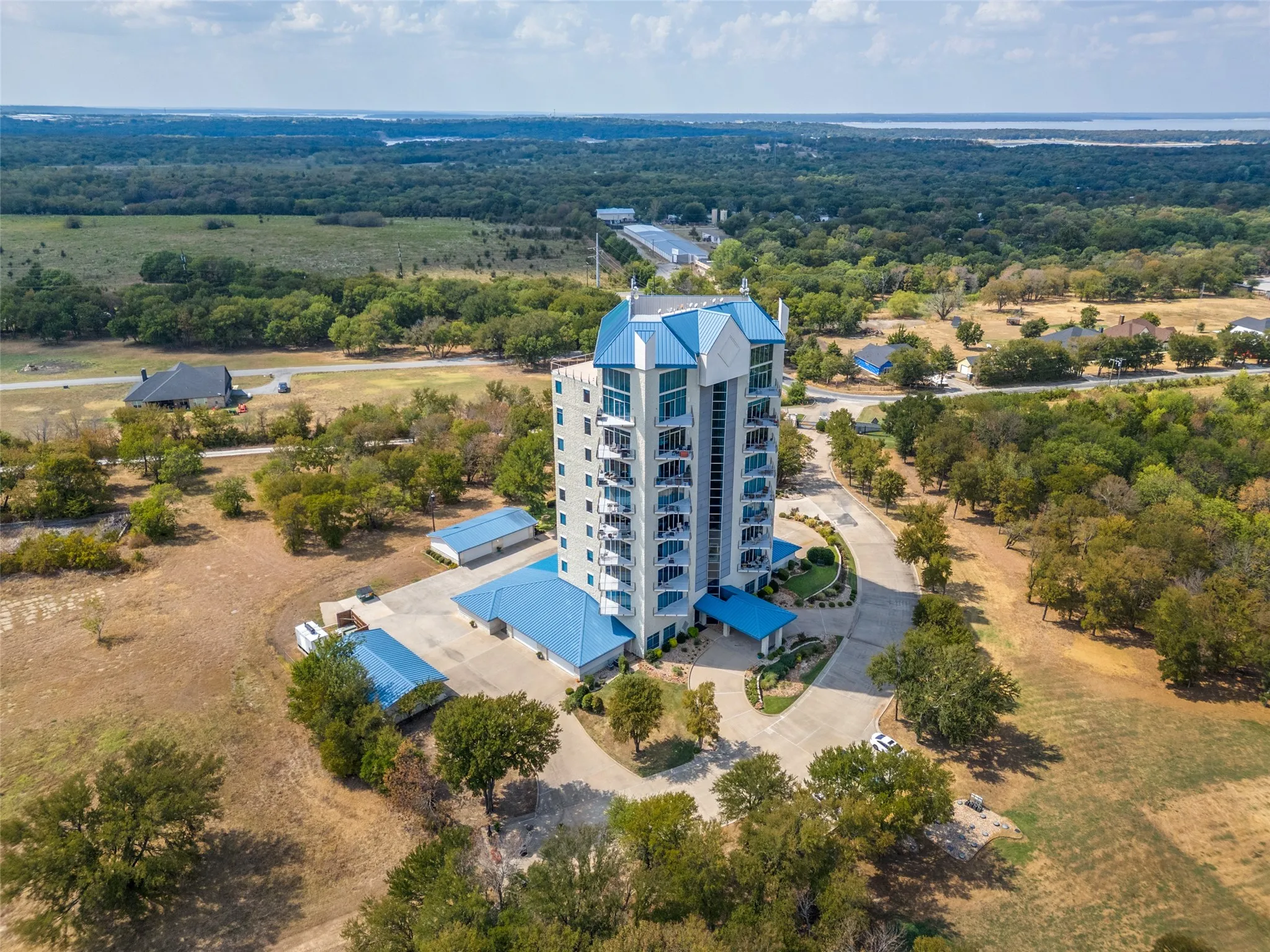 Condominium For Sale in Grayson County , 101 Diamond Pointe Loop 3N, Denison, Texas 75020, 3 Bedroom, 2 Bathroom, 2 Garage spaces, 2,180 Sqft, built in 2002, mls#21385730, Real Estate Agent in Denison, Homes For Sale in Grayson county, Homes For Sale in Denison, Realtor in Denison Texas, Real Estate Brokerage Independent Realty Texas, Luminita Cordes Realtor