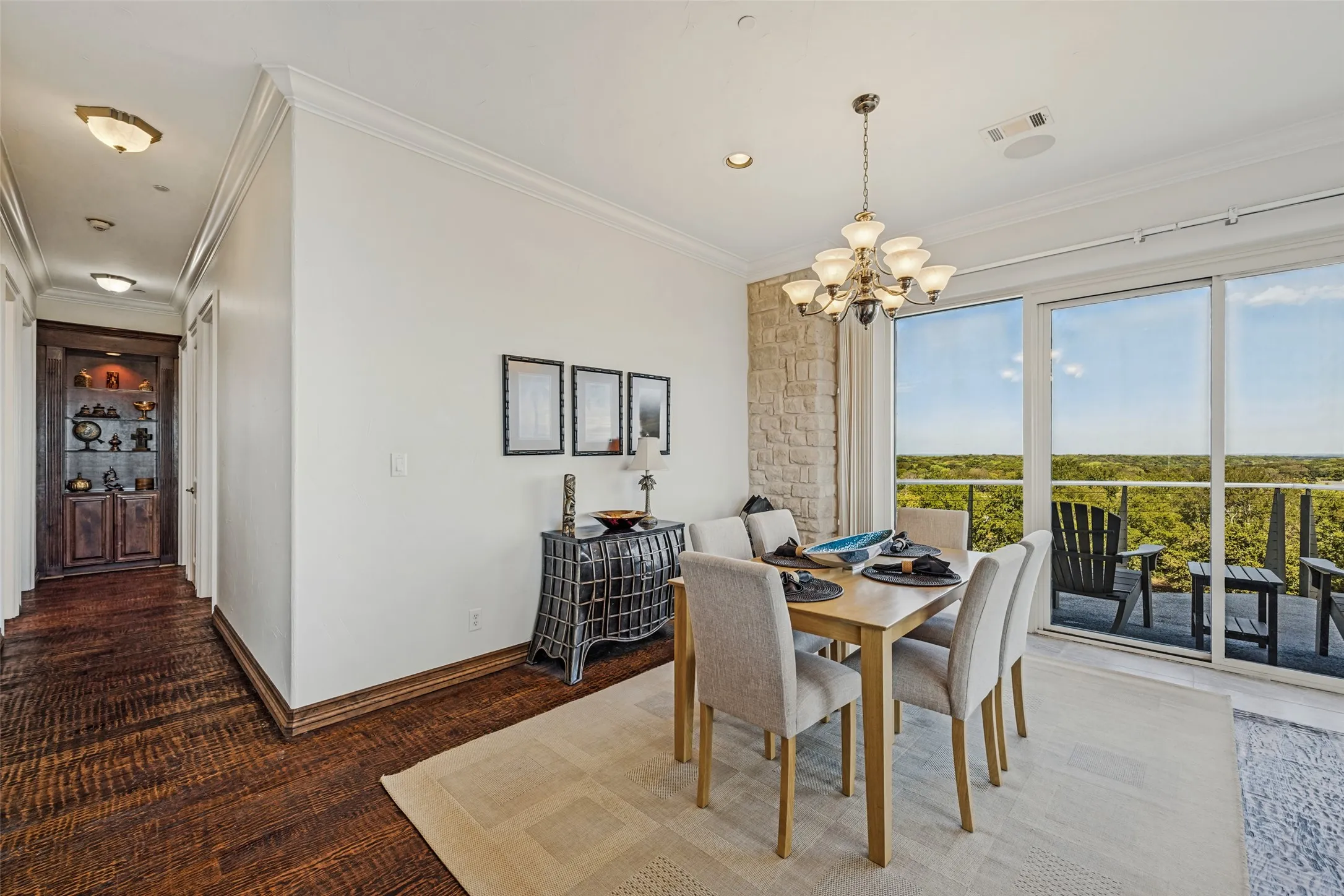 Condominium For Sale in Grayson County , 101 Diamond Pointe Loop 3N, Denison, Texas 75020, 3 Bedroom, 2 Bathroom, 2 Garage spaces, 2,180 Sqft, built in 2002, mls#21385730, Real Estate Agent in Denison, Homes For Sale in Grayson county, Homes For Sale in Denison, Realtor in Denison Texas, Real Estate Brokerage Independent Realty Texas, Luminita Cordes Realtor
