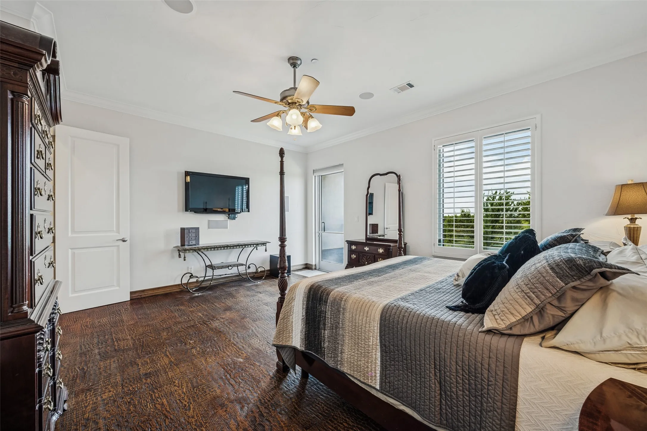 Condominium For Sale in Grayson County , 101 Diamond Pointe Loop 3N, Denison, Texas 75020, 3 Bedroom, 2 Bathroom, 2 Garage spaces, 2,180 Sqft, built in 2002, mls#21385730, Real Estate Agent in Denison, Homes For Sale in Grayson county, Homes For Sale in Denison, Realtor in Denison Texas, Real Estate Brokerage Independent Realty Texas, Luminita Cordes Realtor