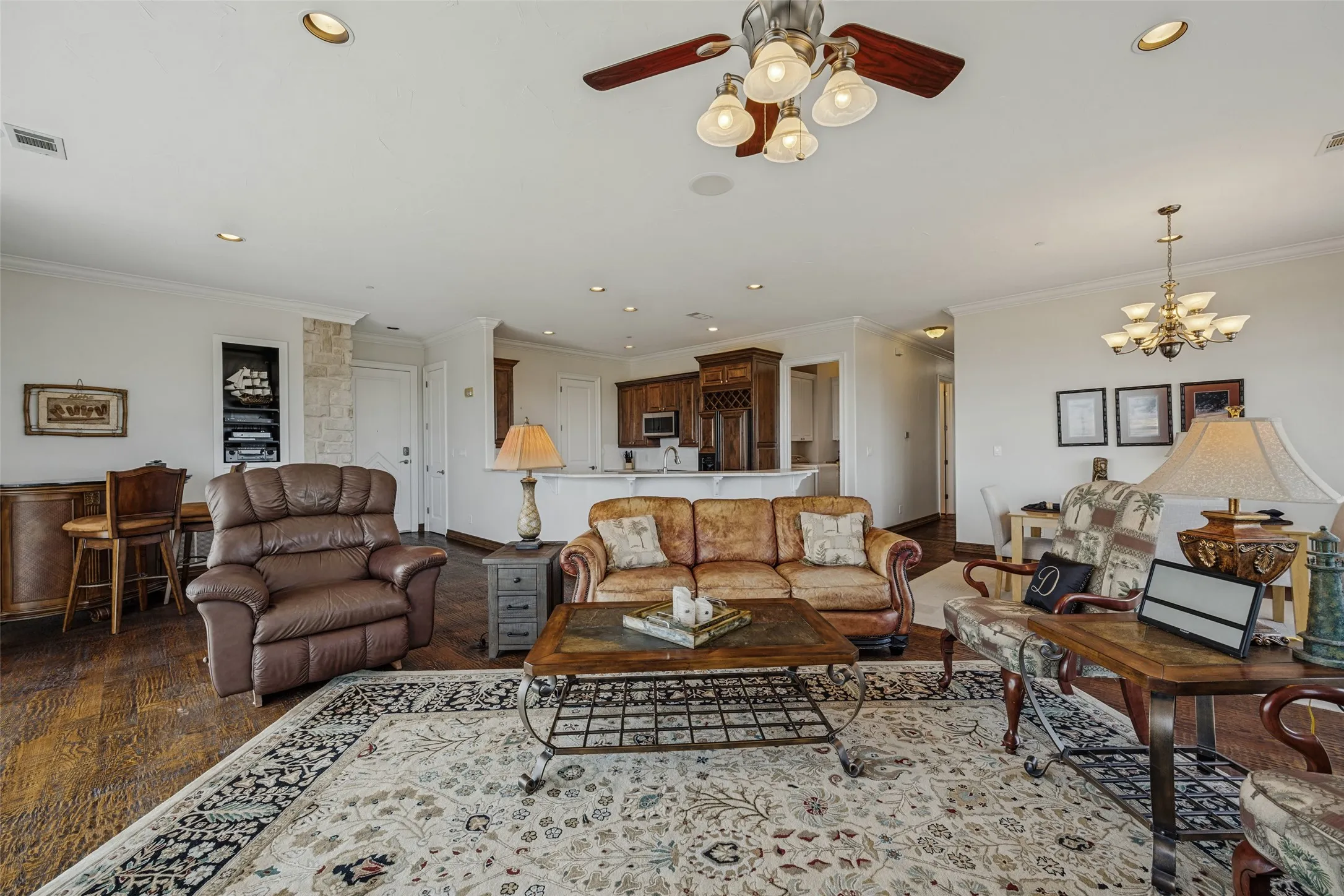 Condominium For Sale in Grayson County , 101 Diamond Pointe Loop 3N, Denison, Texas 75020, 3 Bedroom, 2 Bathroom, 2 Garage spaces, 2,180 Sqft, built in 2002, mls#21385730, Real Estate Agent in Denison, Homes For Sale in Grayson county, Homes For Sale in Denison, Realtor in Denison Texas, Real Estate Brokerage Independent Realty Texas, Luminita Cordes Realtor