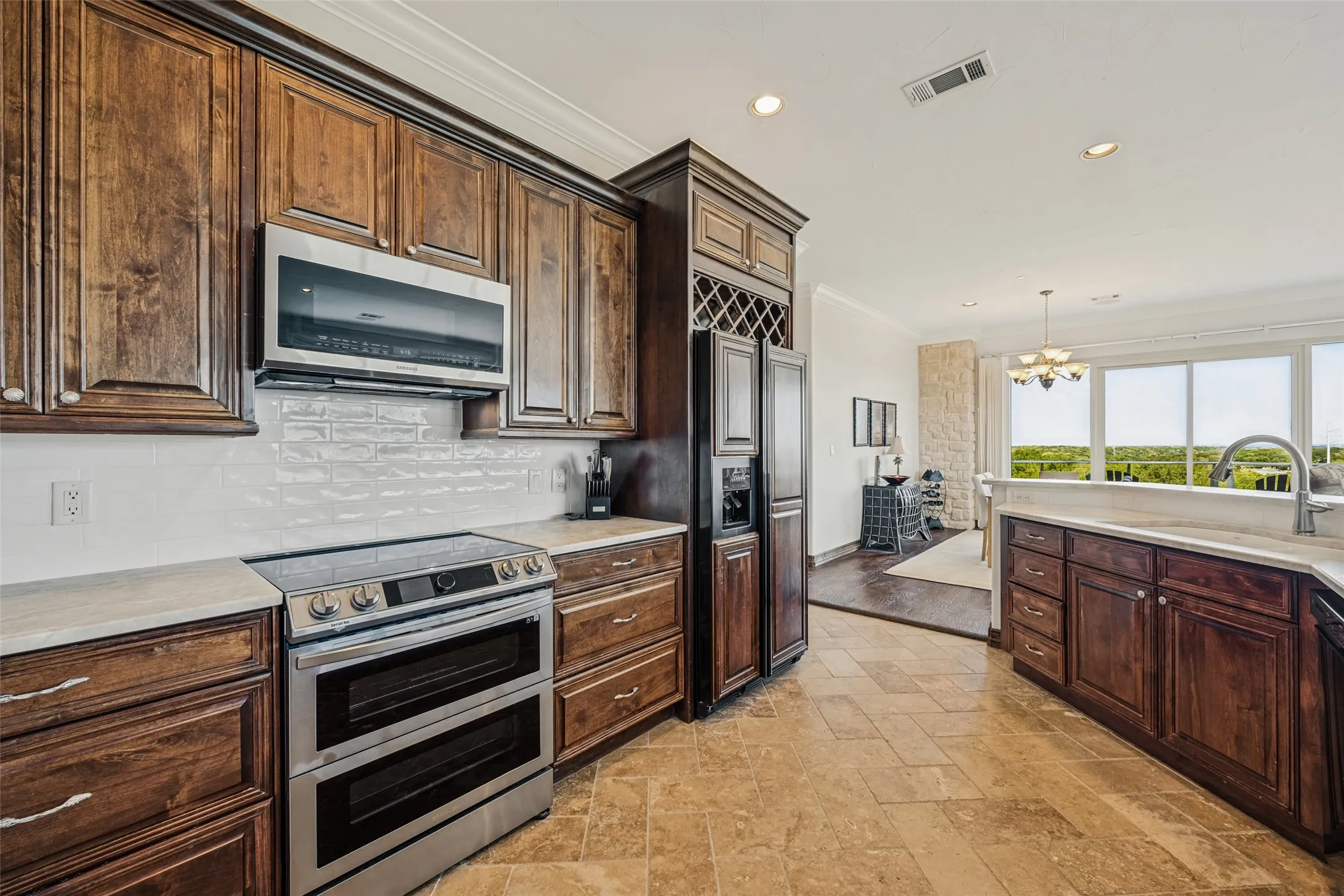 Condominium For Sale in Grayson County , 101 Diamond Pointe Loop 3N, Denison, Texas 75020, 3 Bedroom, 2 Bathroom, 2 Garage spaces, 2,180 Sqft, built in 2002, mls#21385730, Real Estate Agent in Denison, Homes For Sale in Grayson county, Homes For Sale in Denison, Realtor in Denison Texas, Real Estate Brokerage Independent Realty Texas, Luminita Cordes Realtor