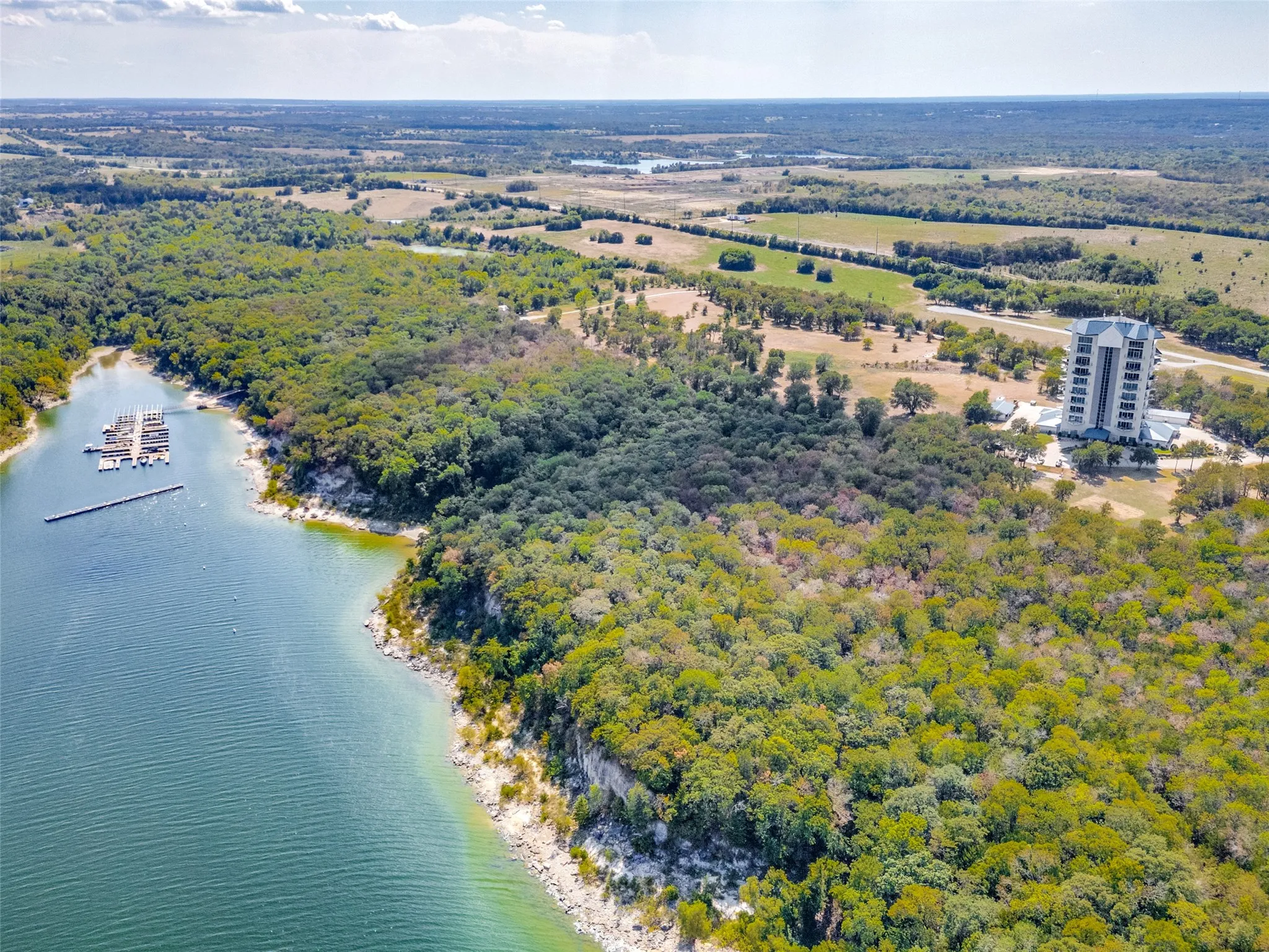 Condominium For Sale in Grayson County , 101 Diamond Pointe Loop 3N, Denison, Texas 75020, 3 Bedroom, 2 Bathroom, 2 Garage spaces, 2,180 Sqft, built in 2002, mls#21385730, Real Estate Agent in Denison, Homes For Sale in Grayson county, Homes For Sale in Denison, Realtor in Denison Texas, Real Estate Brokerage Independent Realty Texas, Luminita Cordes Realtor