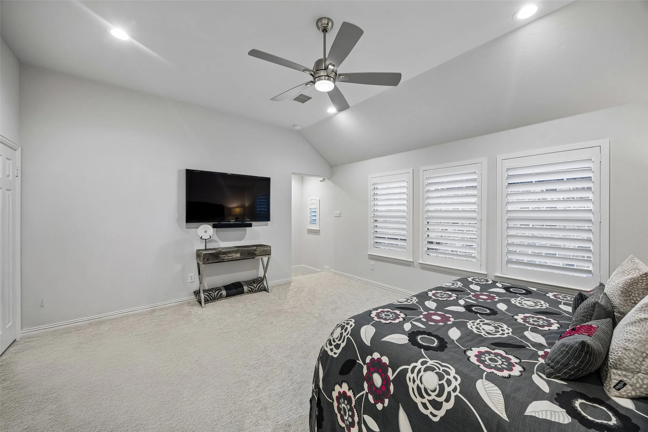 Single Family Residence For Sale in Collin County , 3448 Estes Park Lane, Mc Kinney, Texas 75070, 4 Bedroom, 3 Bathroom, 2 Garage spaces, 2,648 Sqft, built in 2008, mls#21387541, Real Estate Agent in Mc Kinney, Homes For Sale in Collin county, Homes For Sale in Mc Kinney, Realtor in Mc Kinney Texas, Real Estate Brokerage Independent Realty Texas, Luminita Cordes Realtor