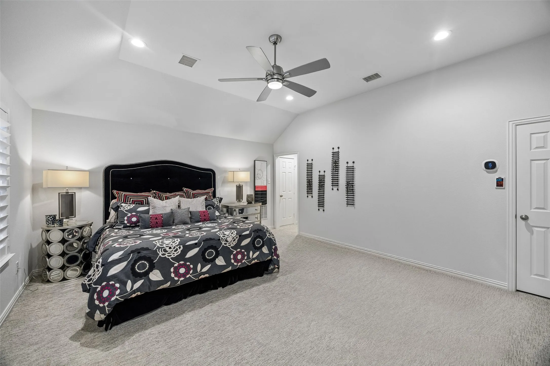 Single Family Residence For Sale in Collin County , 3448 Estes Park Lane, Mc Kinney, Texas 75070, 4 Bedroom, 3 Bathroom, 2 Garage spaces, 2,648 Sqft, built in 2008, mls#21387541, Real Estate Agent in Mc Kinney, Homes For Sale in Collin county, Homes For Sale in Mc Kinney, Realtor in Mc Kinney Texas, Real Estate Brokerage Independent Realty Texas, Luminita Cordes Realtor