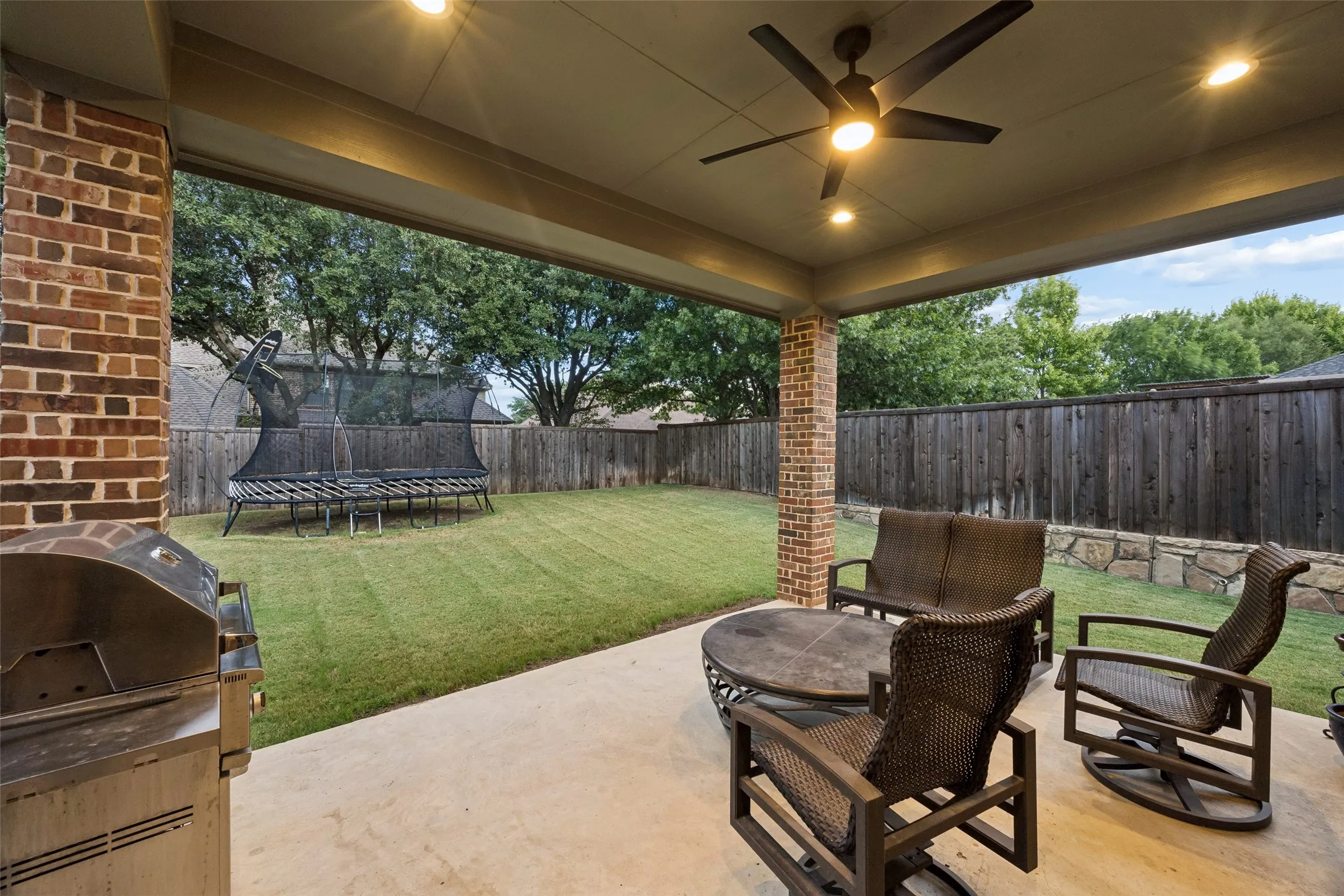 Single Family Residence For Sale in Collin County , 3448 Estes Park Lane, Mc Kinney, Texas 75070, 4 Bedroom, 3 Bathroom, 2 Garage spaces, 2,648 Sqft, built in 2008, mls#21387541, Real Estate Agent in Mc Kinney, Homes For Sale in Collin county, Homes For Sale in Mc Kinney, Realtor in Mc Kinney Texas, Real Estate Brokerage Independent Realty Texas, Luminita Cordes Realtor
