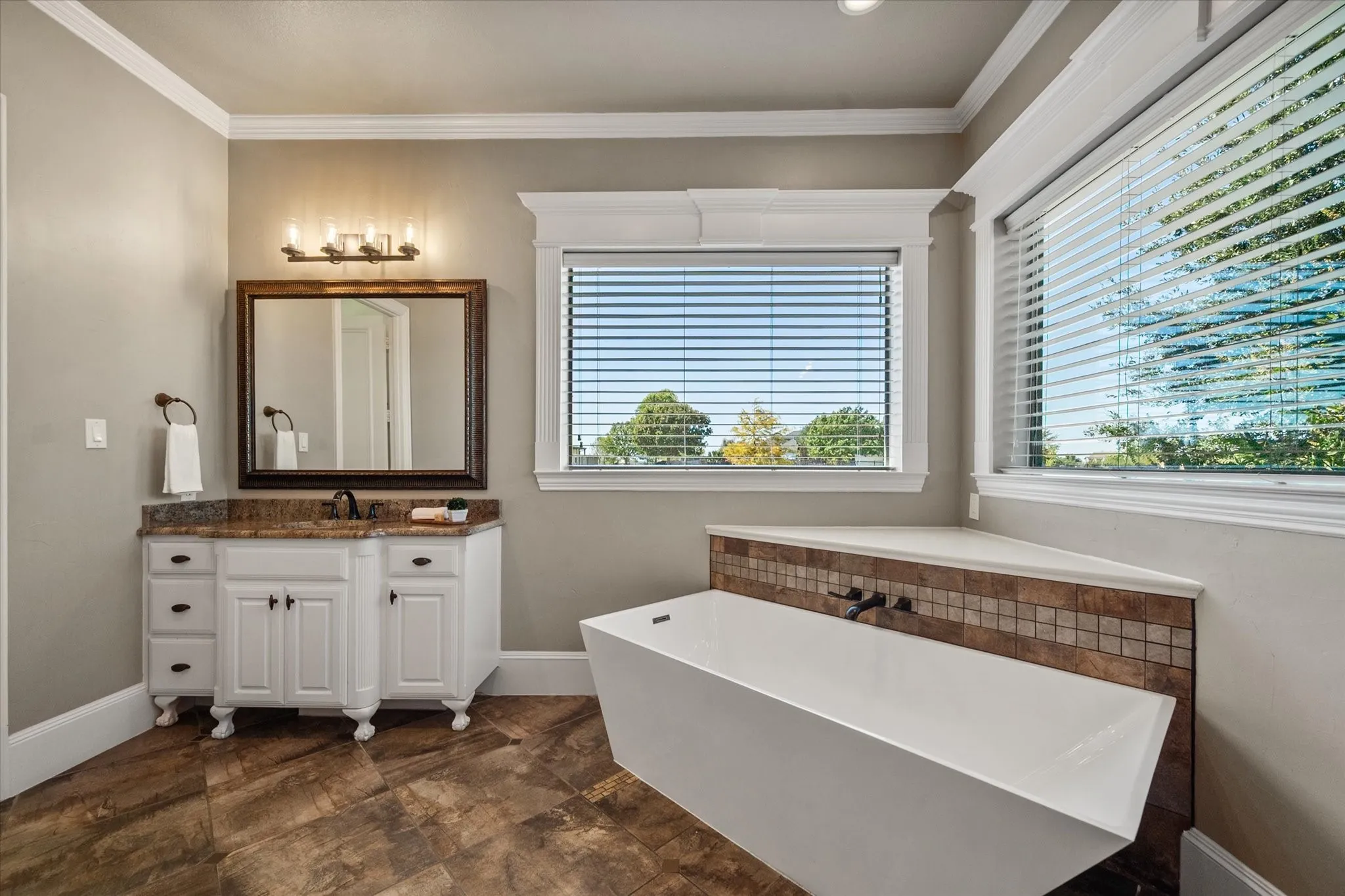 Single Family Residence For Sale in Rockwall County , 2705 Rolling Meadows Drive, Rockwall, Texas 75087, 4 Bedroom, 5 Bathroom, 3 Garage spaces, 4,283 Sqft, built in 2006, mls#21391697, Real Estate Agent in Rockwall, Homes For Sale in Rockwall county, Homes For Sale in Rockwall, Realtor in Rockwall Texas, Real Estate Brokerage Independent Realty Texas, Luminita Cordes Realtor