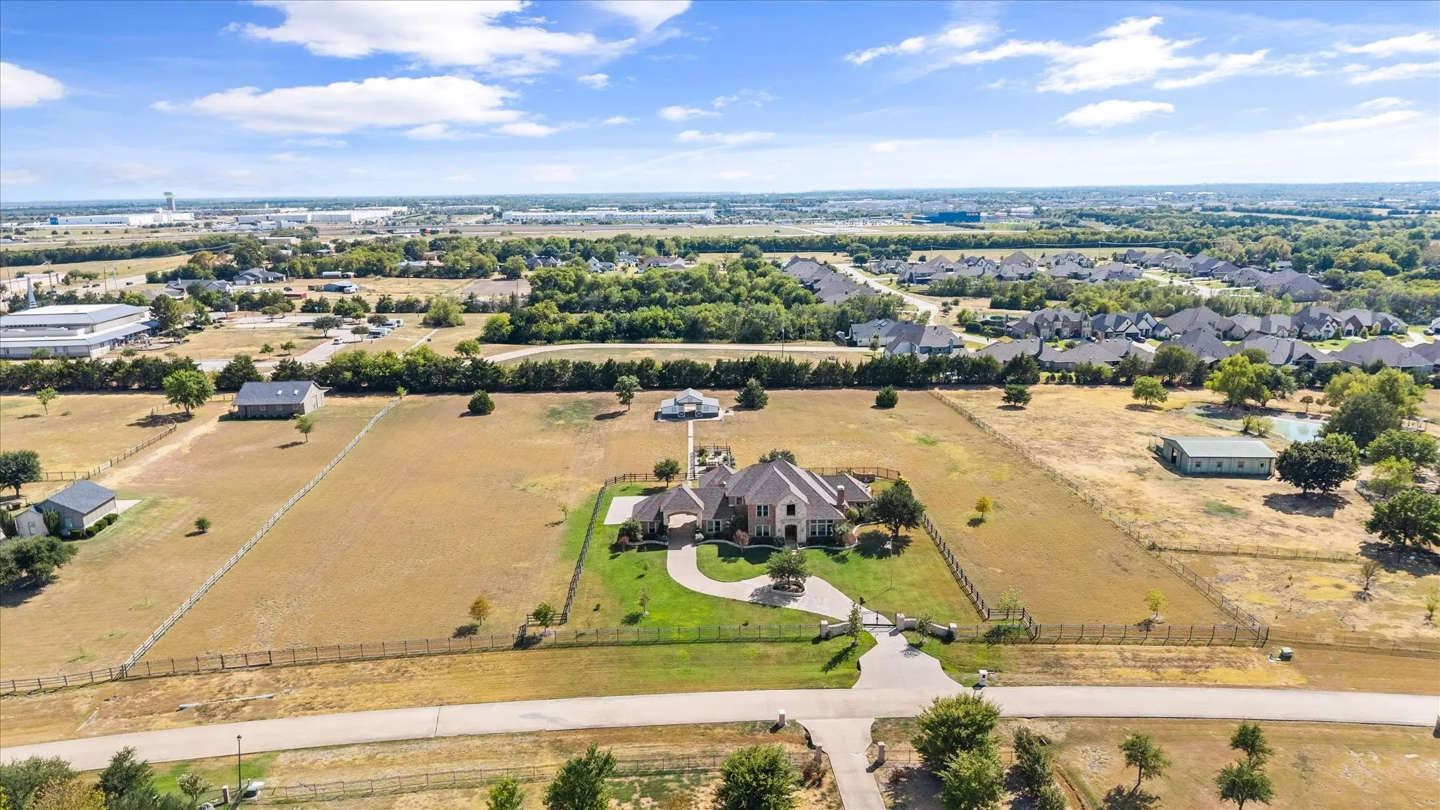 Single Family Residence For Sale in Rockwall County , 2705 Rolling Meadows Drive, Rockwall, Texas 75087, 4 Bedroom, 5 Bathroom, 3 Garage spaces, 4,283 Sqft, built in 2006, mls#21391697, Real Estate Agent in Rockwall, Homes For Sale in Rockwall county, Homes For Sale in Rockwall, Realtor in Rockwall Texas, Real Estate Brokerage Independent Realty Texas, Luminita Cordes Realtor