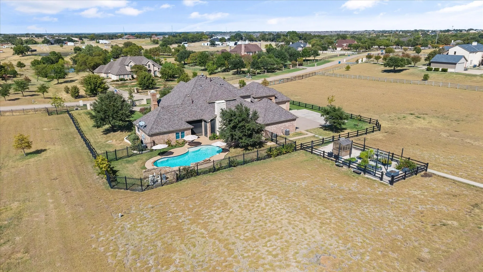 Single Family Residence For Sale in Rockwall County , 2705 Rolling Meadows Drive, Rockwall, Texas 75087, 4 Bedroom, 5 Bathroom, 3 Garage spaces, 4,283 Sqft, built in 2006, mls#21391697, Real Estate Agent in Rockwall, Homes For Sale in Rockwall county, Homes For Sale in Rockwall, Realtor in Rockwall Texas, Real Estate Brokerage Independent Realty Texas, Luminita Cordes Realtor