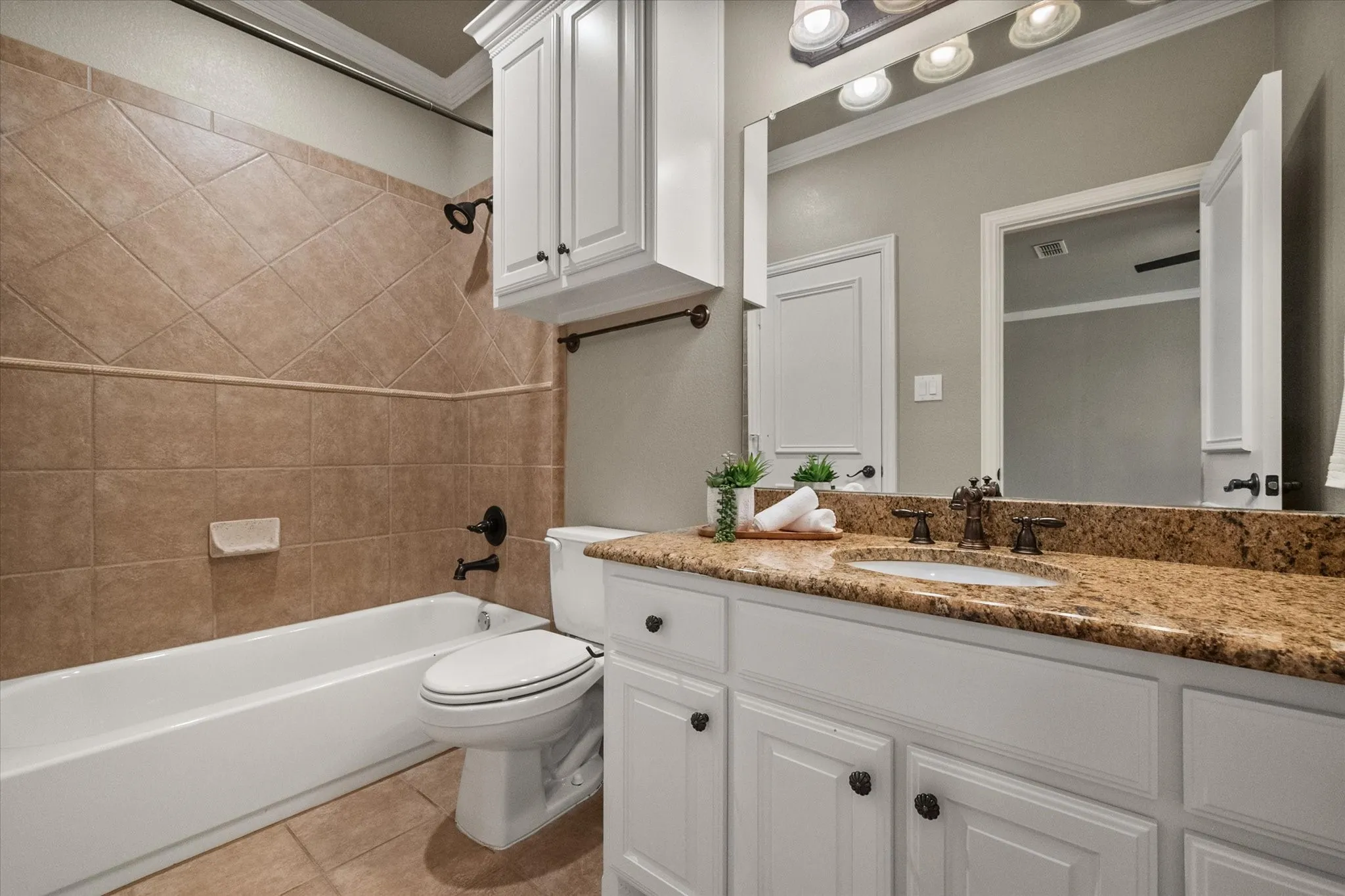Single Family Residence For Sale in Rockwall County , 2705 Rolling Meadows Drive, Rockwall, Texas 75087, 4 Bedroom, 5 Bathroom, 3 Garage spaces, 4,283 Sqft, built in 2006, mls#21391697, Real Estate Agent in Rockwall, Homes For Sale in Rockwall county, Homes For Sale in Rockwall, Realtor in Rockwall Texas, Real Estate Brokerage Independent Realty Texas, Luminita Cordes Realtor