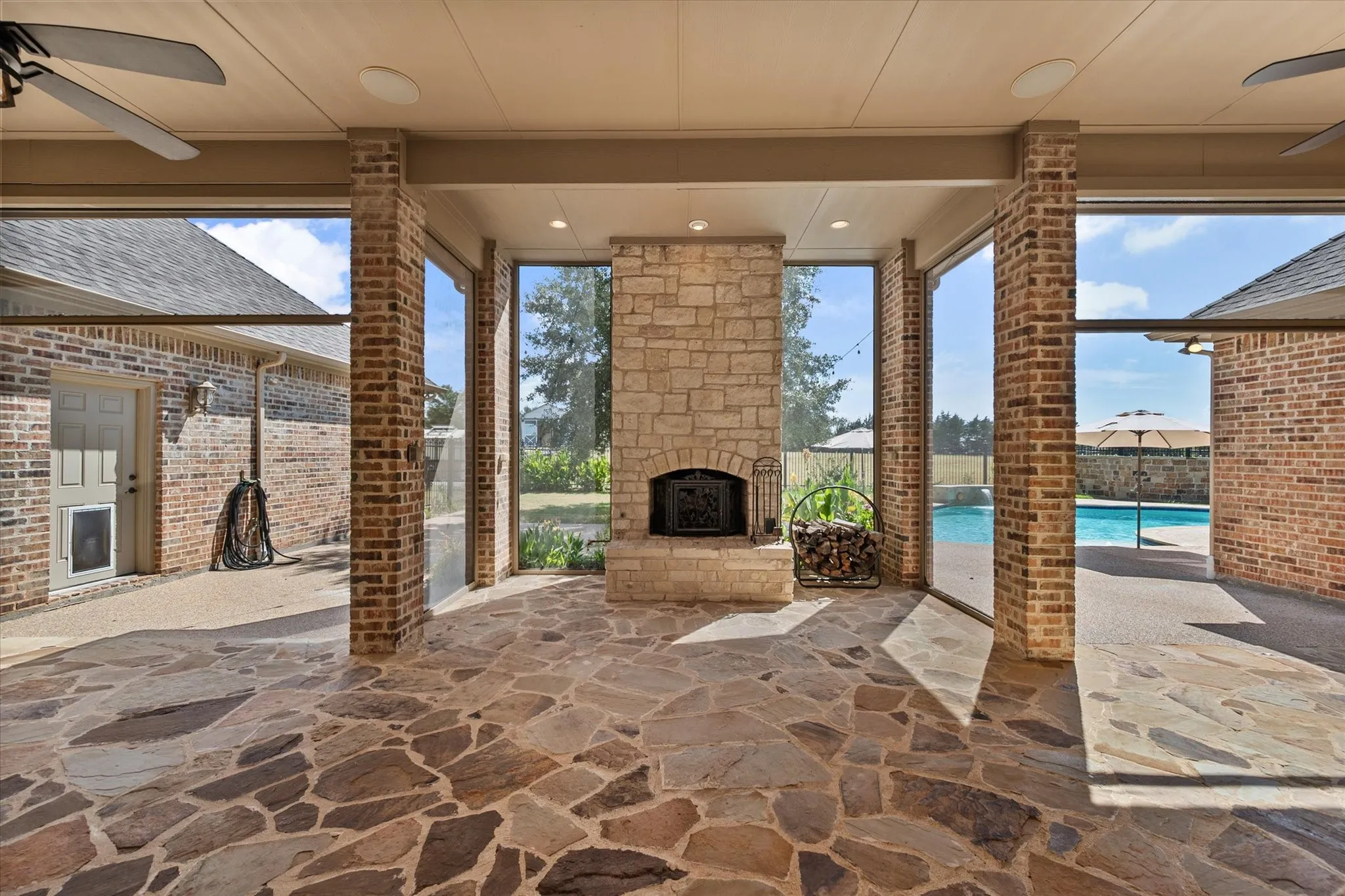 Single Family Residence For Sale in Rockwall County , 2705 Rolling Meadows Drive, Rockwall, Texas 75087, 4 Bedroom, 5 Bathroom, 3 Garage spaces, 4,283 Sqft, built in 2006, mls#21391697, Real Estate Agent in Rockwall, Homes For Sale in Rockwall county, Homes For Sale in Rockwall, Realtor in Rockwall Texas, Real Estate Brokerage Independent Realty Texas, Luminita Cordes Realtor