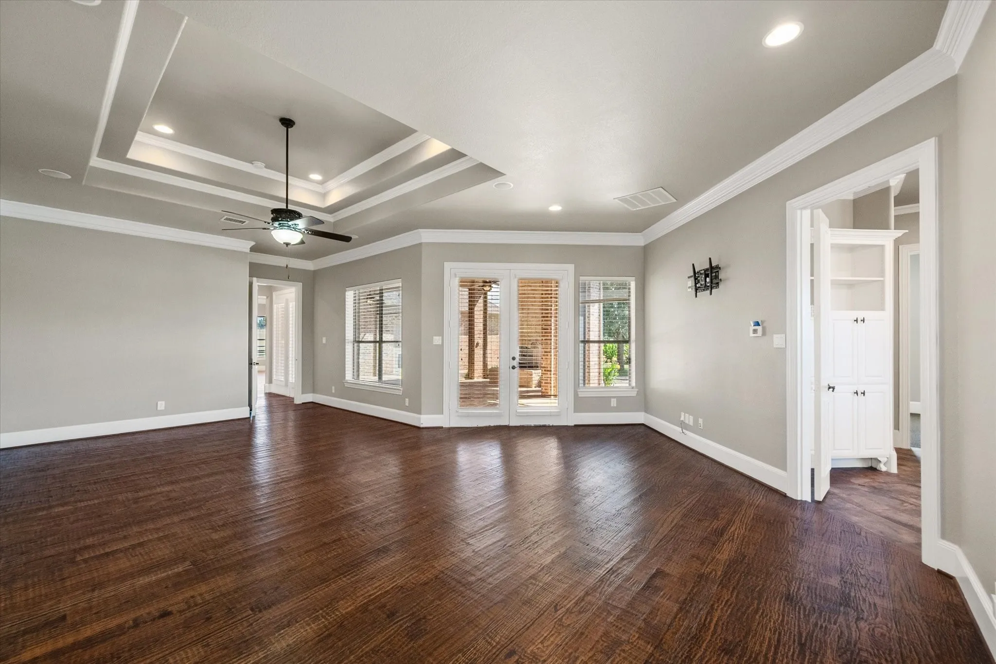 Single Family Residence For Sale in Rockwall County , 2705 Rolling Meadows Drive, Rockwall, Texas 75087, 4 Bedroom, 5 Bathroom, 3 Garage spaces, 4,283 Sqft, built in 2006, mls#21391697, Real Estate Agent in Rockwall, Homes For Sale in Rockwall county, Homes For Sale in Rockwall, Realtor in Rockwall Texas, Real Estate Brokerage Independent Realty Texas, Luminita Cordes Realtor