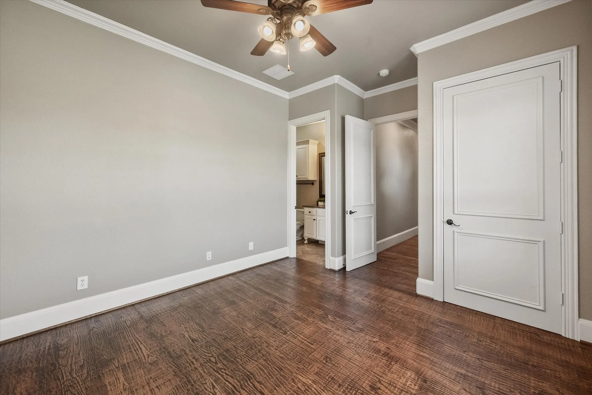 Single Family Residence For Sale in Rockwall County , 2705 Rolling Meadows Drive, Rockwall, Texas 75087, 4 Bedroom, 5 Bathroom, 3 Garage spaces, 4,283 Sqft, built in 2006, mls#21391697, Real Estate Agent in Rockwall, Homes For Sale in Rockwall county, Homes For Sale in Rockwall, Realtor in Rockwall Texas, Real Estate Brokerage Independent Realty Texas, Luminita Cordes Realtor