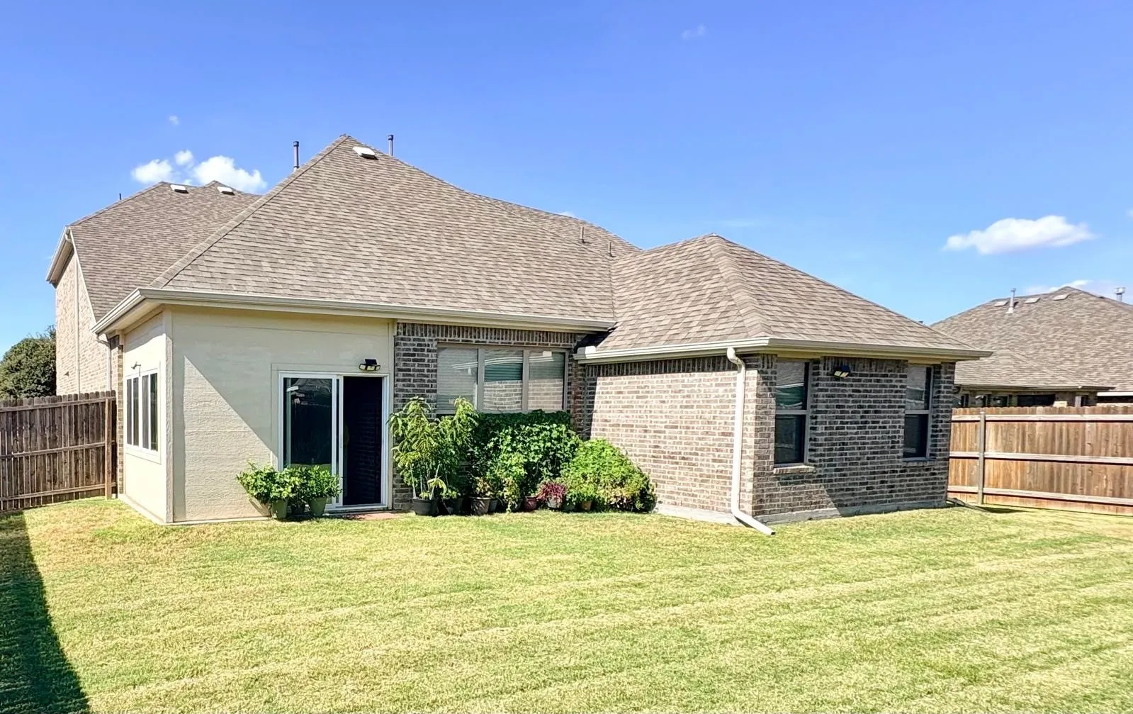 Single Family Residence For Sale in Kaufman County , 252 Arbury Drive, Forney, Texas 75126, 4 Bedroom, 4 Bathroom, 2 Garage spaces, 2,667 Sqft, built in 2017, mls#21391482, Real Estate Agent in Forney, Homes For Sale in Kaufman county, Homes For Sale in Forney, Realtor in Forney Texas, Real Estate Brokerage Independent Realty Texas, Luminita Cordes Realtor