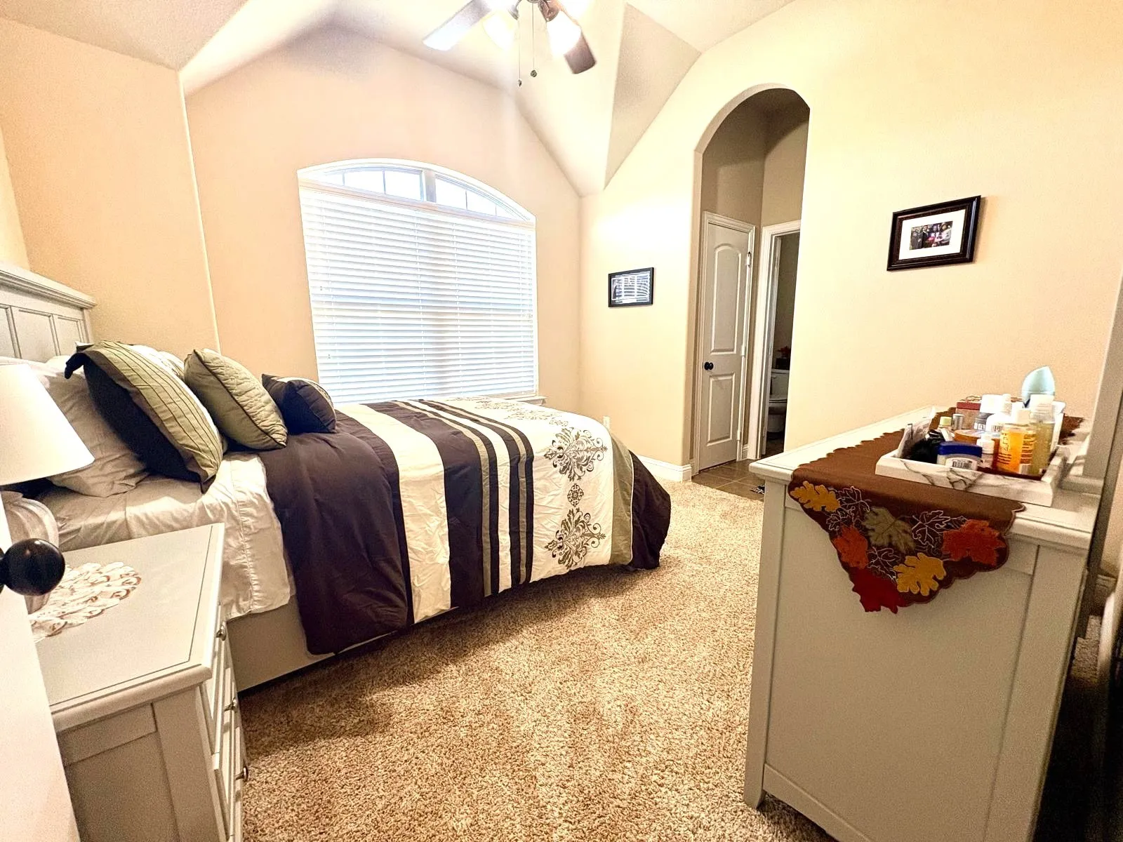 2nd bedroom upstairs