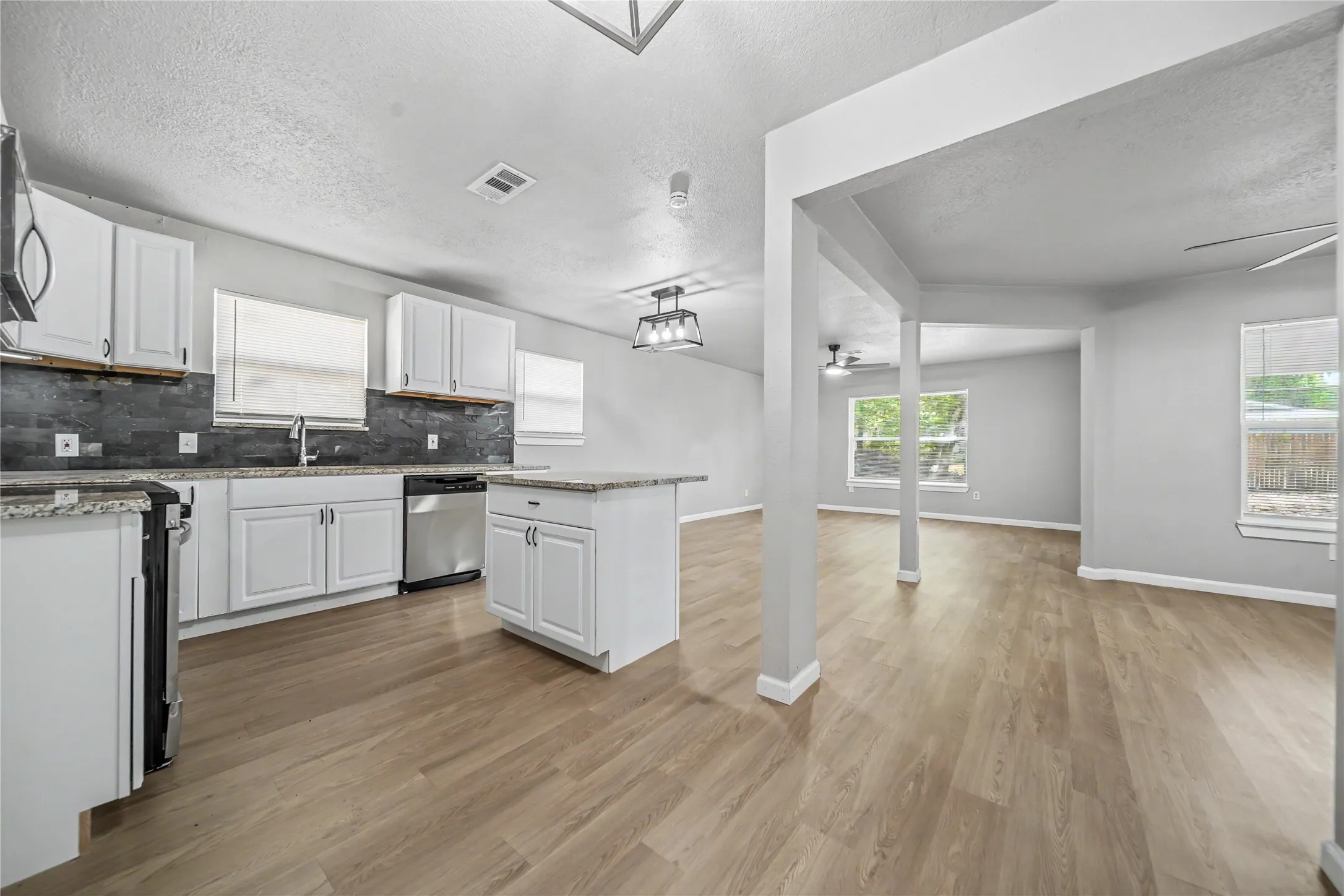 Single Family Residence For Sale in Tarrant County , 5300 Topper Drive, North Richland Hills, Texas 76180, 3 Bedroom, 2 Bathroom, 2 Garage spaces, 1,538 Sqft, built in 1959, mls#21393756, Real Estate Agent in North Richland Hills, Homes For Sale in Tarrant county, Homes For Sale in North Richland Hills, Realtor in North Richland Hills Texas, Real Estate Brokerage Independent Realty Texas, Luminita Cordes Realtor