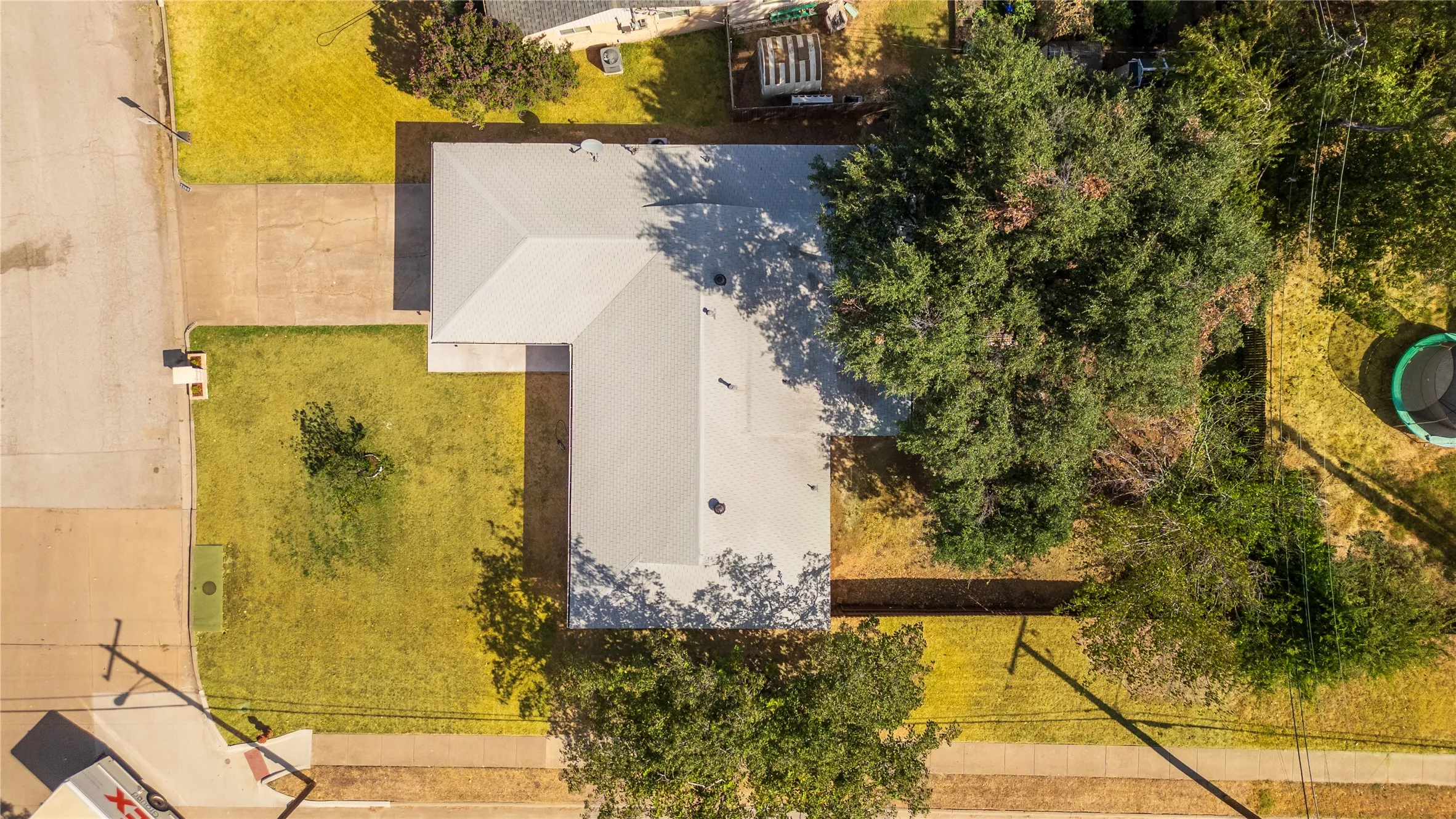 Single Family Residence For Sale in Tarrant County , 5300 Topper Drive, North Richland Hills, Texas 76180, 3 Bedroom, 2 Bathroom, 2 Garage spaces, 1,538 Sqft, built in 1959, mls#21393756, Real Estate Agent in North Richland Hills, Homes For Sale in Tarrant county, Homes For Sale in North Richland Hills, Realtor in North Richland Hills Texas, Real Estate Brokerage Independent Realty Texas, Luminita Cordes Realtor