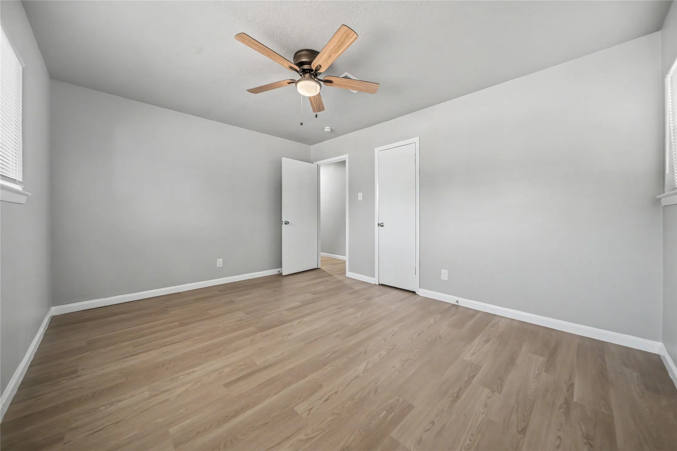 Single Family Residence For Sale in Tarrant County , 5300 Topper Drive, North Richland Hills, Texas 76180, 3 Bedroom, 2 Bathroom, 2 Garage spaces, 1,538 Sqft, built in 1959, mls#21393756, Real Estate Agent in North Richland Hills, Homes For Sale in Tarrant county, Homes For Sale in North Richland Hills, Realtor in North Richland Hills Texas, Real Estate Brokerage Independent Realty Texas, Luminita Cordes Realtor