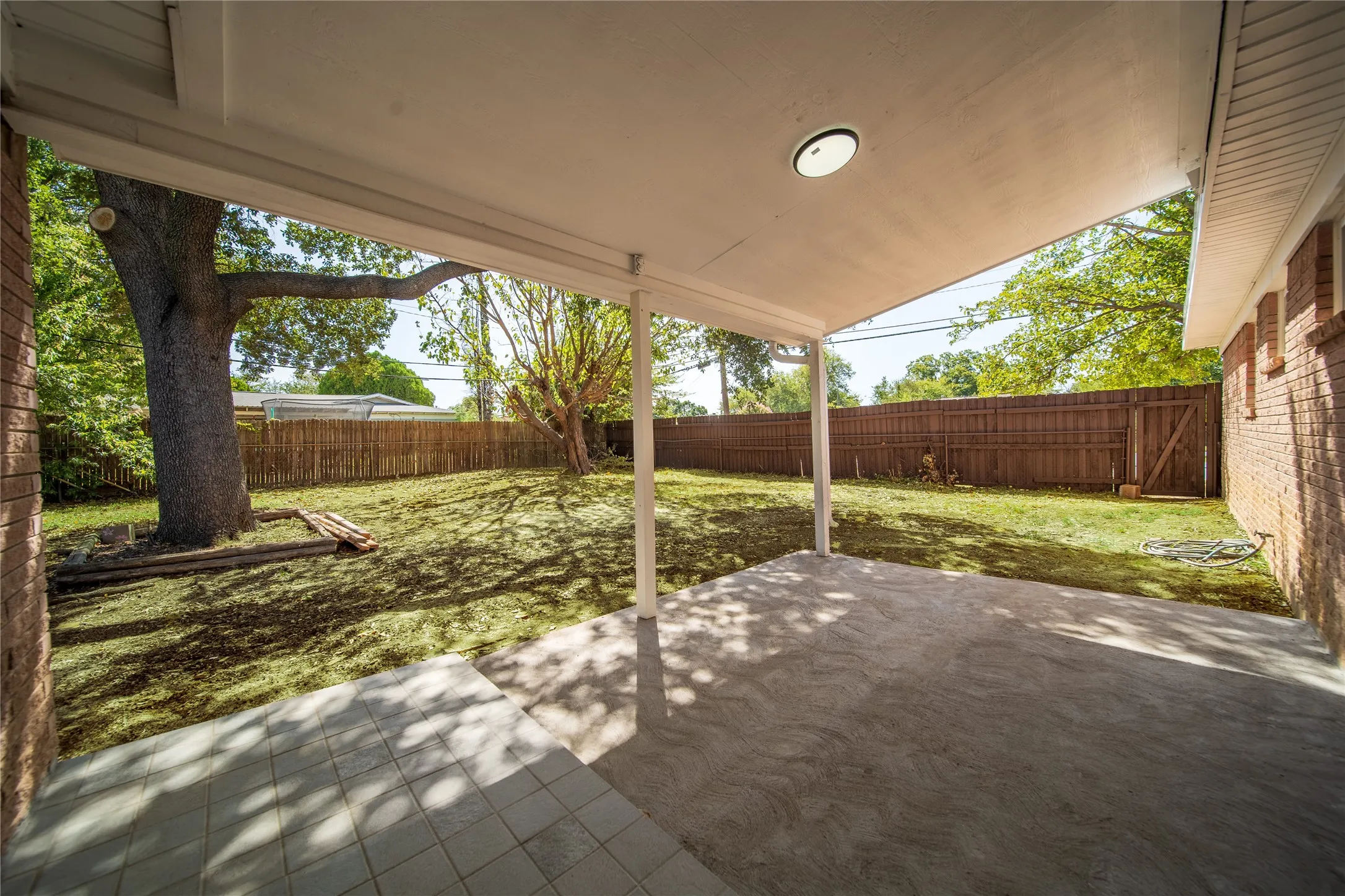 Single Family Residence For Sale in Tarrant County , 5300 Topper Drive, North Richland Hills, Texas 76180, 3 Bedroom, 2 Bathroom, 2 Garage spaces, 1,538 Sqft, built in 1959, mls#21393756, Real Estate Agent in North Richland Hills, Homes For Sale in Tarrant county, Homes For Sale in North Richland Hills, Realtor in North Richland Hills Texas, Real Estate Brokerage Independent Realty Texas, Luminita Cordes Realtor