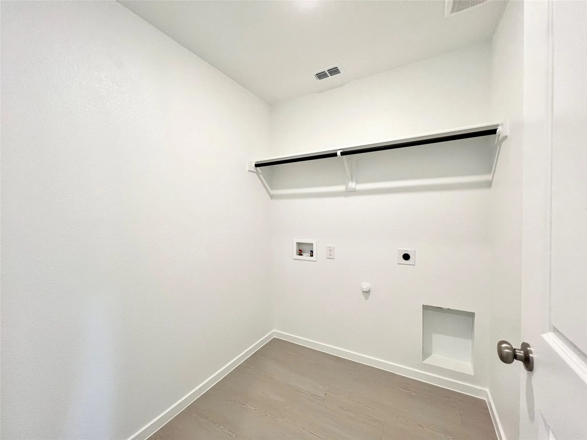 Single Family Residence For Rent in Tarrant County , 4109 Drifters Bend Drive, Fort Worth, Texas 76036, 4 Bedroom, 2 Bathroom, 2 Garage spaces, 1,707 Sqft, built in 2025, mls#21393537, Real Estate Agent in Fort Worth, Homes For Rent in Tarrant county, Homes For Rent in Fort Worth, Realtor in Fort Worth Texas, Real Estate Brokerage Independent Realty Texas, Luminita Cordes Realtor