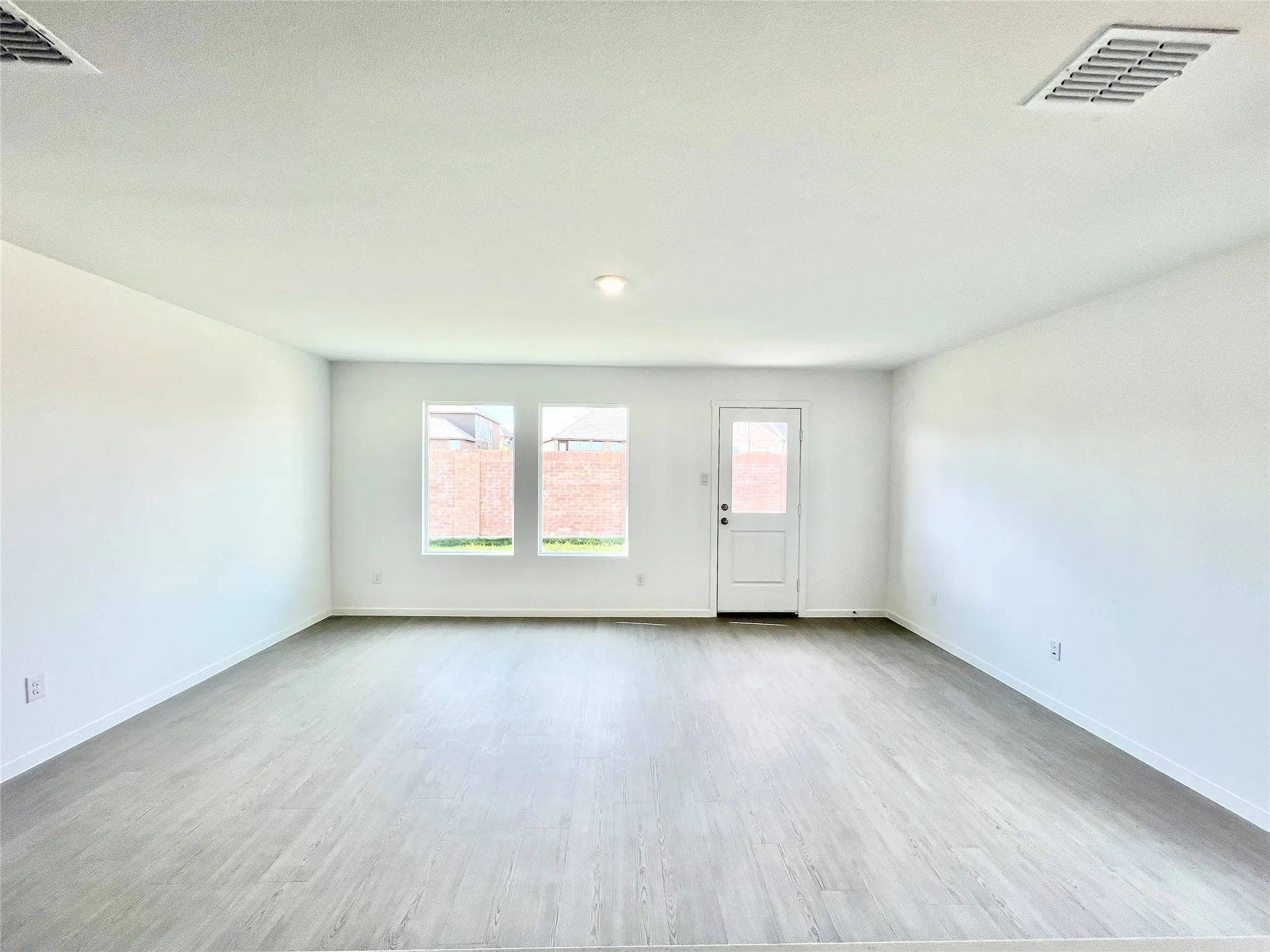 Single Family Residence For Rent in Tarrant County , 4109 Drifters Bend Drive, Fort Worth, Texas 76036, 4 Bedroom, 2 Bathroom, 2 Garage spaces, 1,707 Sqft, built in 2025, mls#21393537, Real Estate Agent in Fort Worth, Homes For Rent in Tarrant county, Homes For Rent in Fort Worth, Realtor in Fort Worth Texas, Real Estate Brokerage Independent Realty Texas, Luminita Cordes Realtor