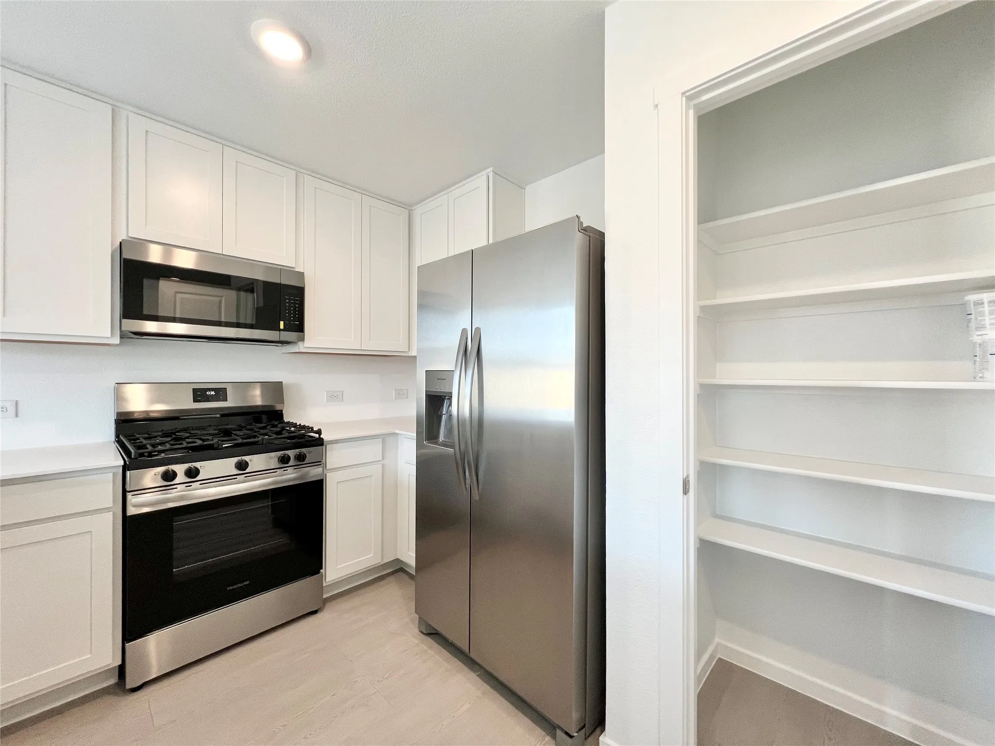 Single Family Residence For Rent in Tarrant County , 4109 Drifters Bend Drive, Fort Worth, Texas 76036, 4 Bedroom, 2 Bathroom, 2 Garage spaces, 1,707 Sqft, built in 2025, mls#21393537, Real Estate Agent in Fort Worth, Homes For Rent in Tarrant county, Homes For Rent in Fort Worth, Realtor in Fort Worth Texas, Real Estate Brokerage Independent Realty Texas, Luminita Cordes Realtor