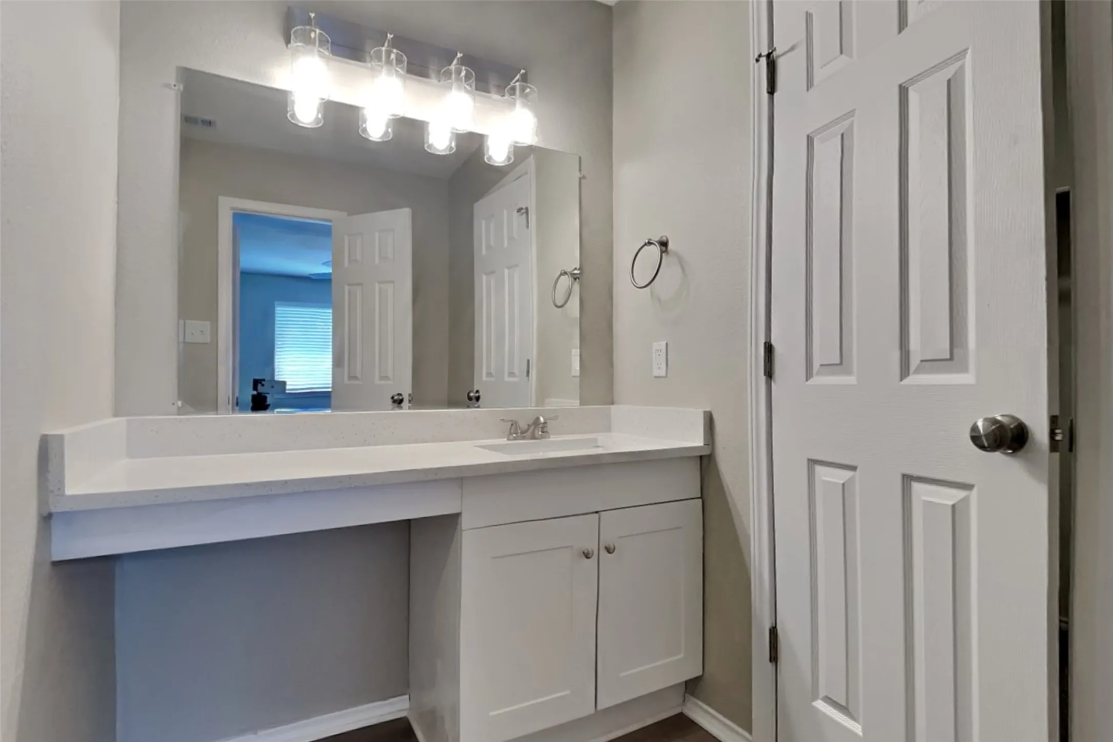 Single Family Residence For Rent in Tarrant County , 320 Faircrest Drive, Arlington, Texas 76018, 3 Bedroom, 2 Bathroom, 2 Garage spaces, 1,228 Sqft, built in 1991, mls#21393828, Real Estate Agent in Arlington, Homes For Rent in Tarrant county, Homes For Rent in Arlington, Realtor in Arlington Texas, Real Estate Brokerage Independent Realty Texas, Luminita Cordes Realtor
