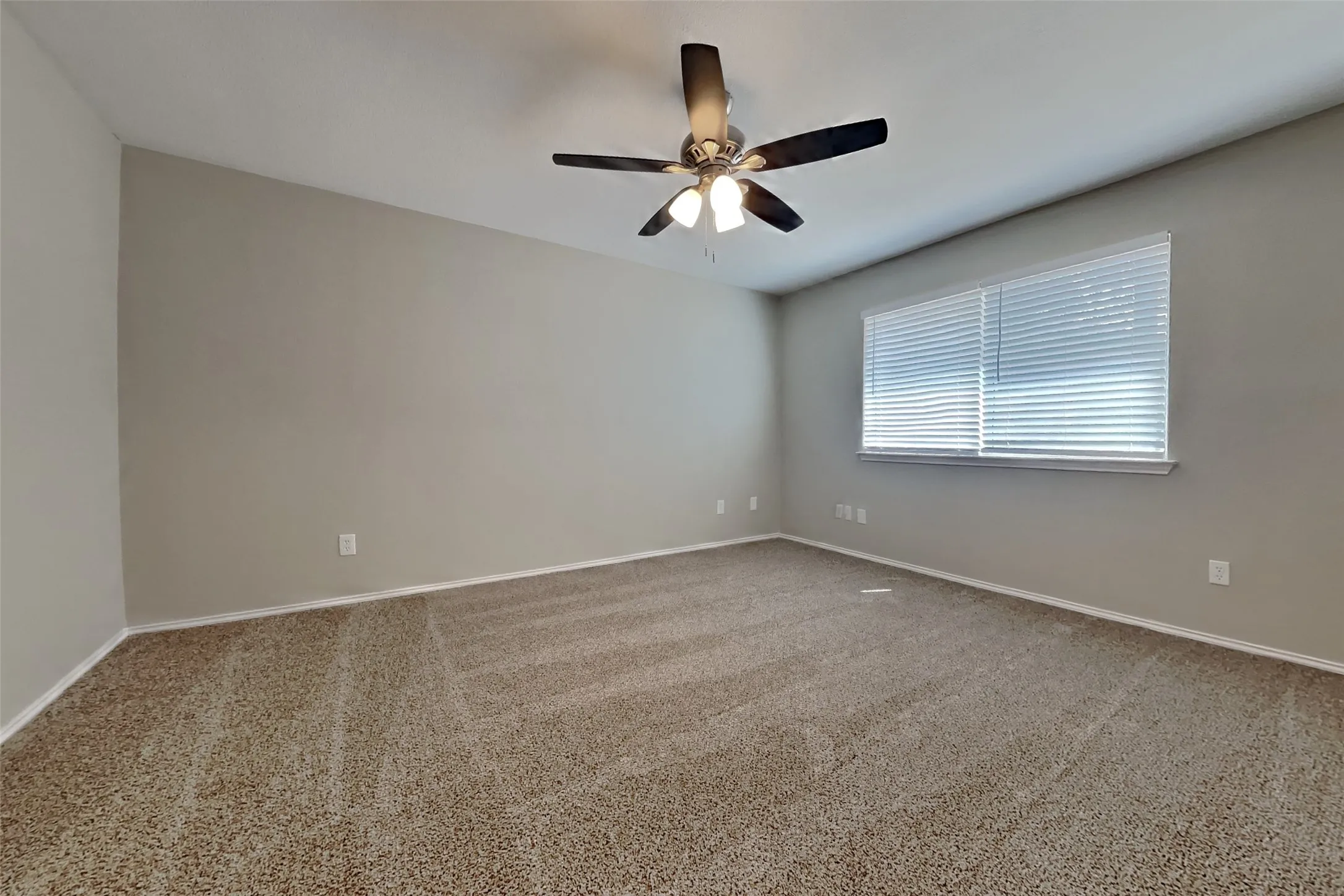 Single Family Residence For Rent in Tarrant County , 320 Faircrest Drive, Arlington, Texas 76018, 3 Bedroom, 2 Bathroom, 2 Garage spaces, 1,228 Sqft, built in 1991, mls#21393828, Real Estate Agent in Arlington, Homes For Rent in Tarrant county, Homes For Rent in Arlington, Realtor in Arlington Texas, Real Estate Brokerage Independent Realty Texas, Luminita Cordes Realtor