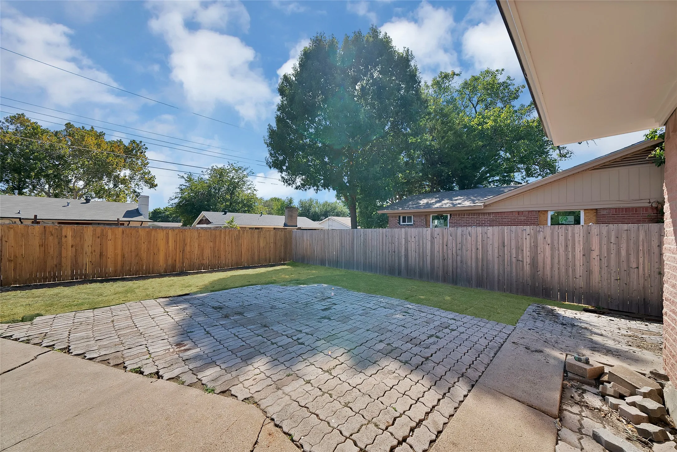 Single Family Residence For Sale in Dallas County , 513 Lexington Lane, Richardson, Texas 75080, 3 Bedroom, 2 Bathroom, 1 Garage spaces, 1,364 Sqft, built in 1961, mls#21390359, Real Estate Agent in Richardson, Homes For Sale in Dallas county, Homes For Sale in Richardson, Realtor in Richardson Texas, Real Estate Brokerage Independent Realty Texas, Luminita Cordes Realtor