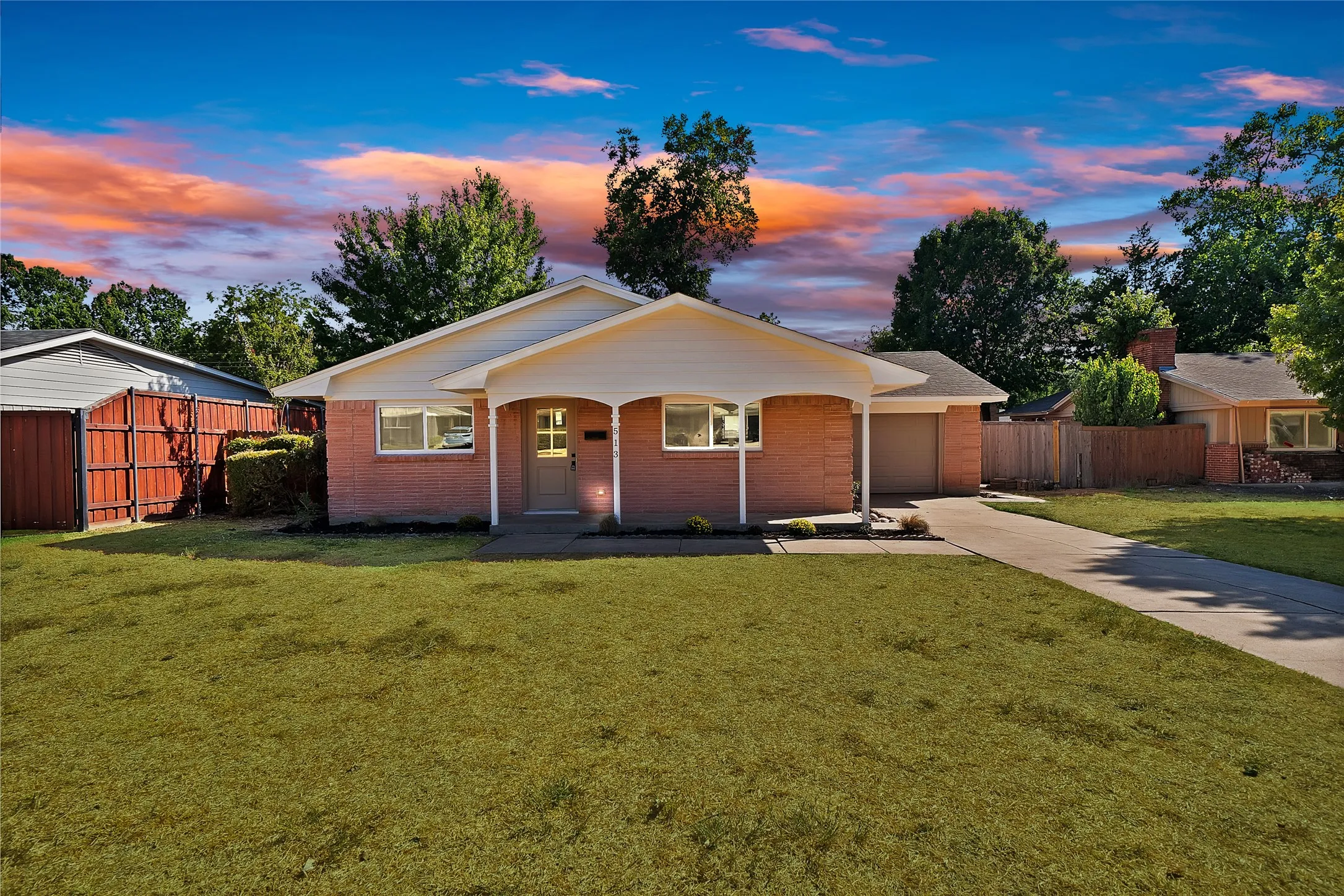 Single Family Residence For Sale in Dallas County , 513 Lexington Lane, Richardson, Texas 75080, 3 Bedroom, 2 Bathroom, 1 Garage spaces, 1,364 Sqft, built in 1961, mls#21390359, Real Estate Agent in Richardson, Homes For Sale in Dallas county, Homes For Sale in Richardson, Realtor in Richardson Texas, Real Estate Brokerage Independent Realty Texas, Luminita Cordes Realtor