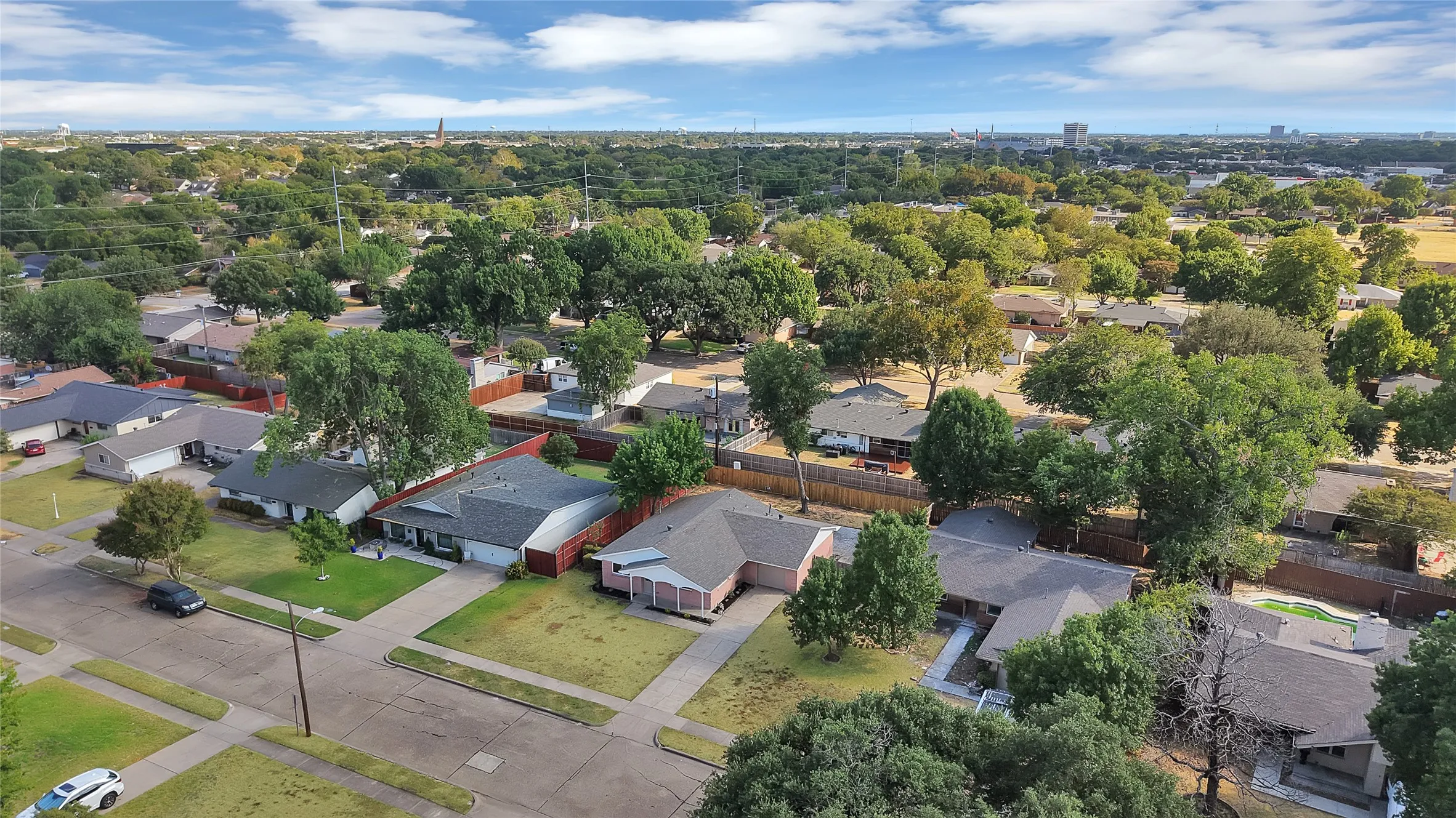 Single Family Residence For Sale in Dallas County , 513 Lexington Lane, Richardson, Texas 75080, 3 Bedroom, 2 Bathroom, 1 Garage spaces, 1,364 Sqft, built in 1961, mls#21390359, Real Estate Agent in Richardson, Homes For Sale in Dallas county, Homes For Sale in Richardson, Realtor in Richardson Texas, Real Estate Brokerage Independent Realty Texas, Luminita Cordes Realtor