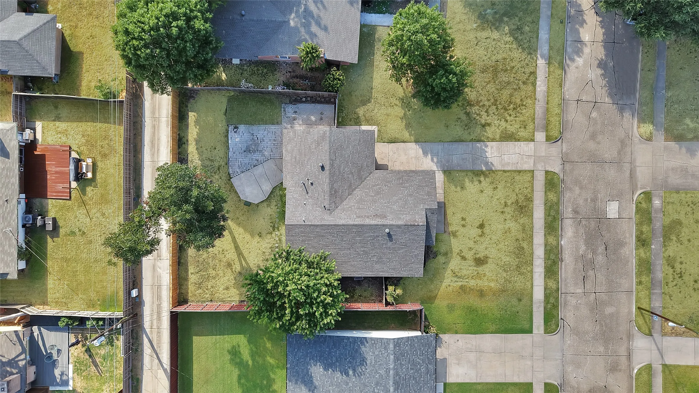 Single Family Residence For Sale in Dallas County , 513 Lexington Lane, Richardson, Texas 75080, 3 Bedroom, 2 Bathroom, 1 Garage spaces, 1,364 Sqft, built in 1961, mls#21390359, Real Estate Agent in Richardson, Homes For Sale in Dallas county, Homes For Sale in Richardson, Realtor in Richardson Texas, Real Estate Brokerage Independent Realty Texas, Luminita Cordes Realtor