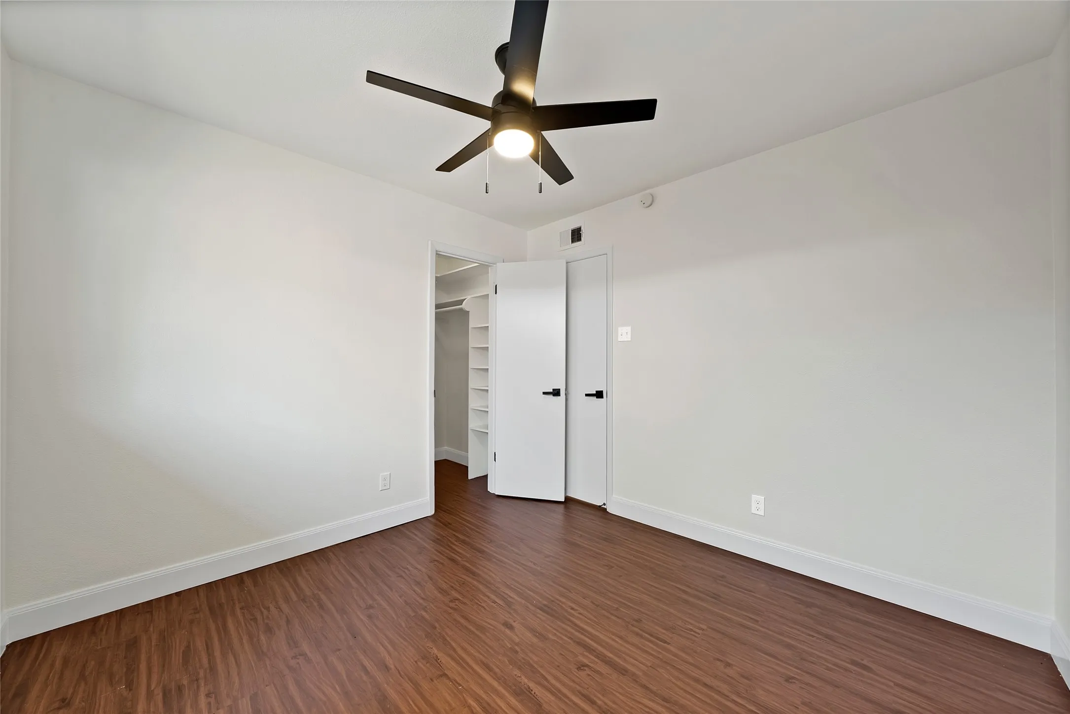 Single Family Residence For Sale in Dallas County , 513 Lexington Lane, Richardson, Texas 75080, 3 Bedroom, 2 Bathroom, 1 Garage spaces, 1,364 Sqft, built in 1961, mls#21390359, Real Estate Agent in Richardson, Homes For Sale in Dallas county, Homes For Sale in Richardson, Realtor in Richardson Texas, Real Estate Brokerage Independent Realty Texas, Luminita Cordes Realtor
