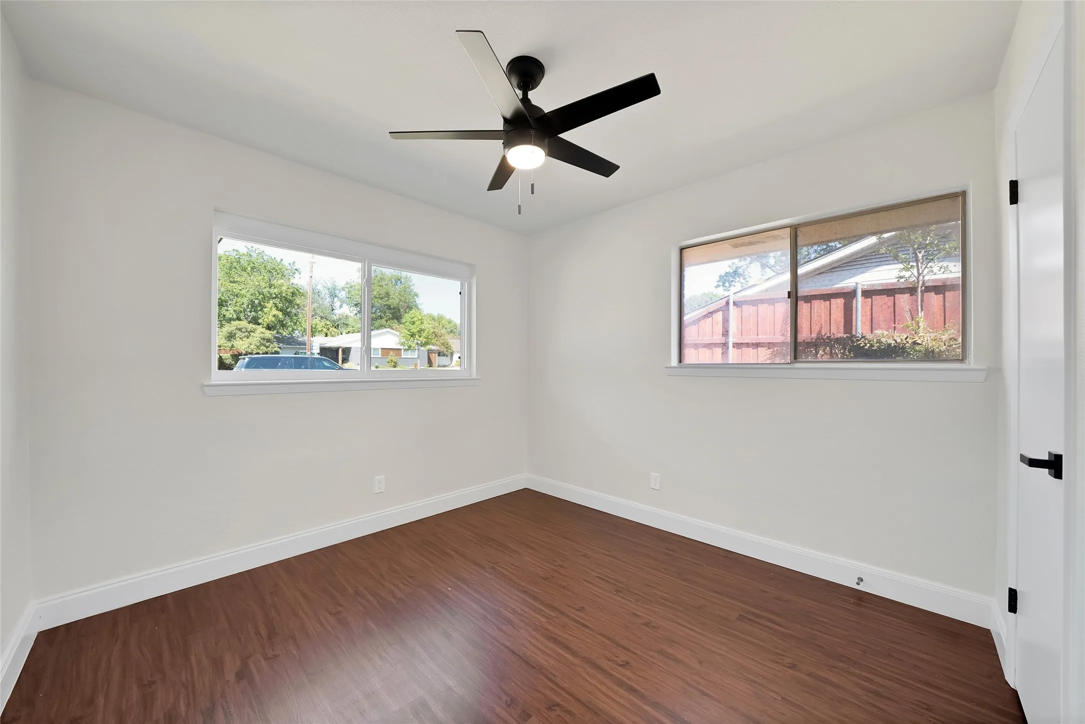 Single Family Residence For Sale in Dallas County , 513 Lexington Lane, Richardson, Texas 75080, 3 Bedroom, 2 Bathroom, 1 Garage spaces, 1,364 Sqft, built in 1961, mls#21390359, Real Estate Agent in Richardson, Homes For Sale in Dallas county, Homes For Sale in Richardson, Realtor in Richardson Texas, Real Estate Brokerage Independent Realty Texas, Luminita Cordes Realtor