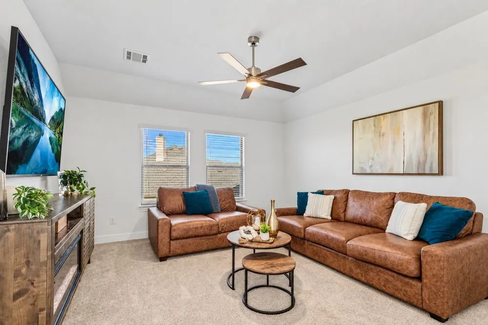 Single Family Residence For Sale in Ellis County , 216 Cow Hand Drive, Waxahachie, Texas 75165, 3 Bedroom, 3 Bathroom, 3 Garage spaces, 2,611 Sqft, built in 2021, mls#21386706, Real Estate Agent in Waxahachie, Homes For Sale in Ellis county, Homes For Sale in Waxahachie, Realtor in Waxahachie Texas, Real Estate Brokerage Independent Realty Texas, Luminita Cordes Realtor