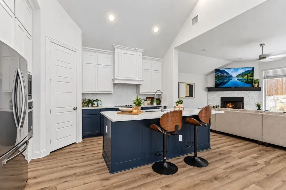 Single Family Residence For Sale in Ellis County , 216 Cow Hand Drive, Waxahachie, Texas 75165, 3 Bedroom, 3 Bathroom, 3 Garage spaces, 2,611 Sqft, built in 2021, mls#21386706, Real Estate Agent in Waxahachie, Homes For Sale in Ellis county, Homes For Sale in Waxahachie, Realtor in Waxahachie Texas, Real Estate Brokerage Independent Realty Texas, Luminita Cordes Realtor