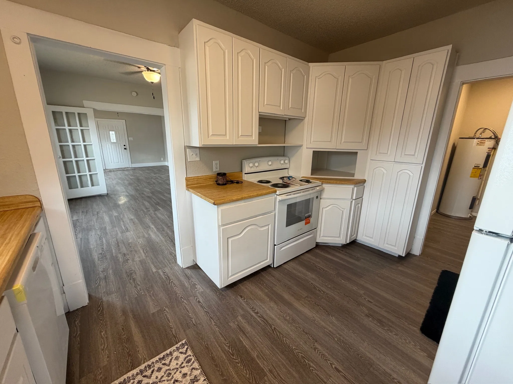 Single Family Residence For Sale in Eastland County , 1105 W Main Street, Eastland, Texas 76448, 2 Bedroom, 1 Bathroom, Garage spaces, 1,120 Sqft, built in 1945, mls#21393114, Real Estate Agent in Eastland, Homes For Sale in Eastland county, Homes For Sale in Eastland, Realtor in Eastland Texas, Real Estate Brokerage Independent Realty Texas, Luminita Cordes Realtor