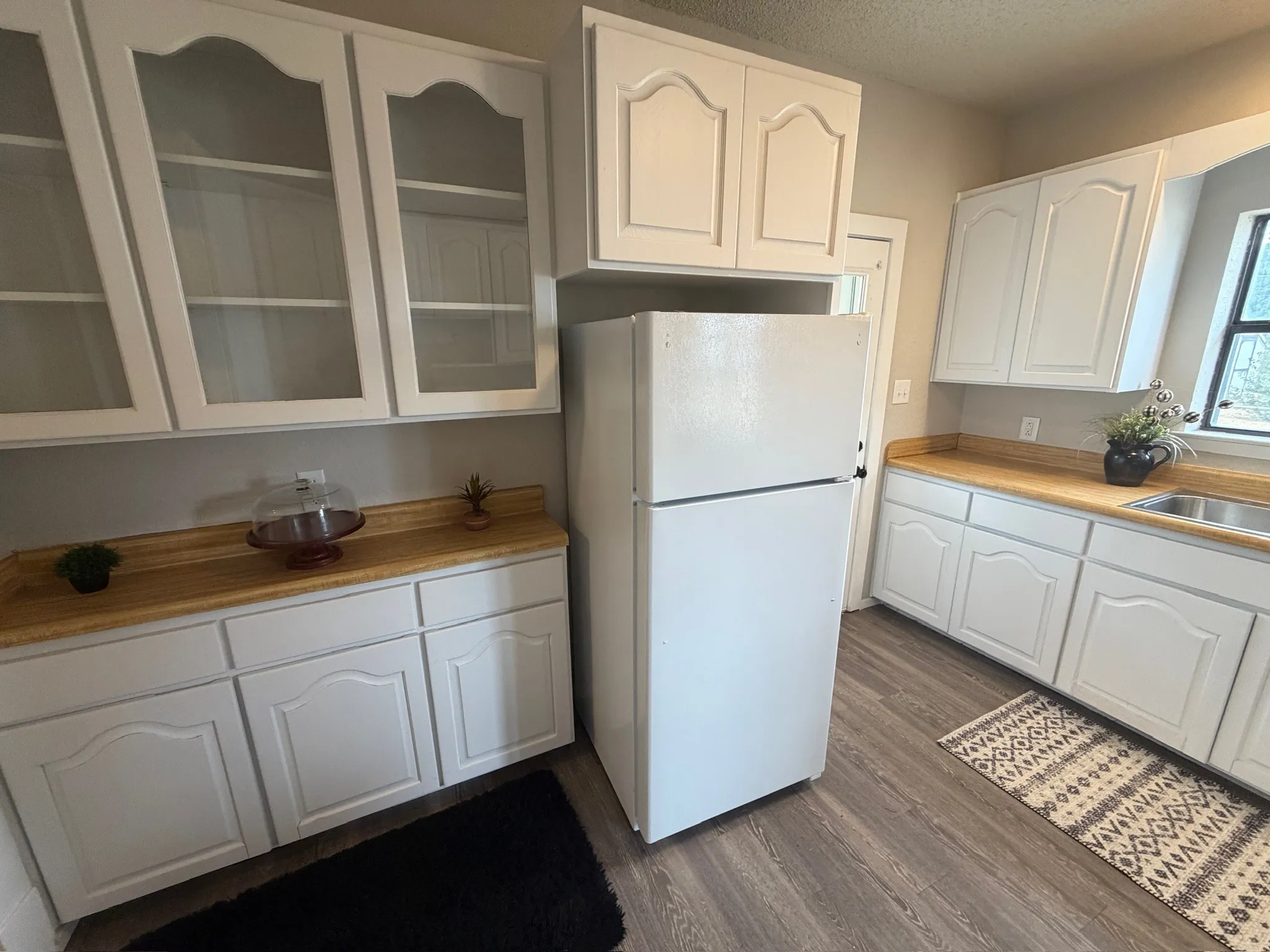 Single Family Residence For Sale in Eastland County , 1105 W Main Street, Eastland, Texas 76448, 2 Bedroom, 1 Bathroom, Garage spaces, 1,120 Sqft, built in 1945, mls#21393114, Real Estate Agent in Eastland, Homes For Sale in Eastland county, Homes For Sale in Eastland, Realtor in Eastland Texas, Real Estate Brokerage Independent Realty Texas, Luminita Cordes Realtor
