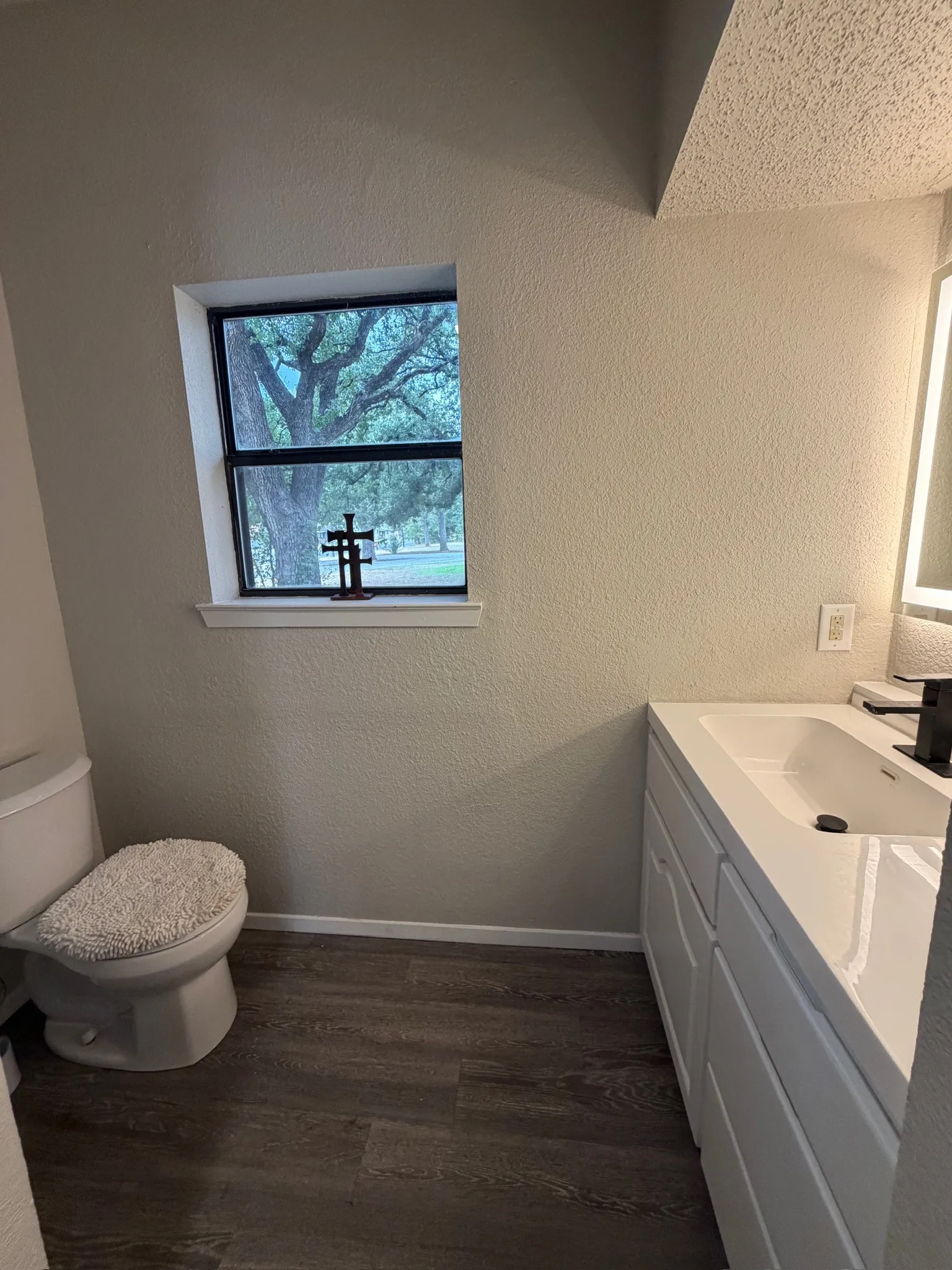 Single Family Residence For Sale in Eastland County , 1105 W Main Street, Eastland, Texas 76448, 2 Bedroom, 1 Bathroom, Garage spaces, 1,120 Sqft, built in 1945, mls#21393114, Real Estate Agent in Eastland, Homes For Sale in Eastland county, Homes For Sale in Eastland, Realtor in Eastland Texas, Real Estate Brokerage Independent Realty Texas, Luminita Cordes Realtor