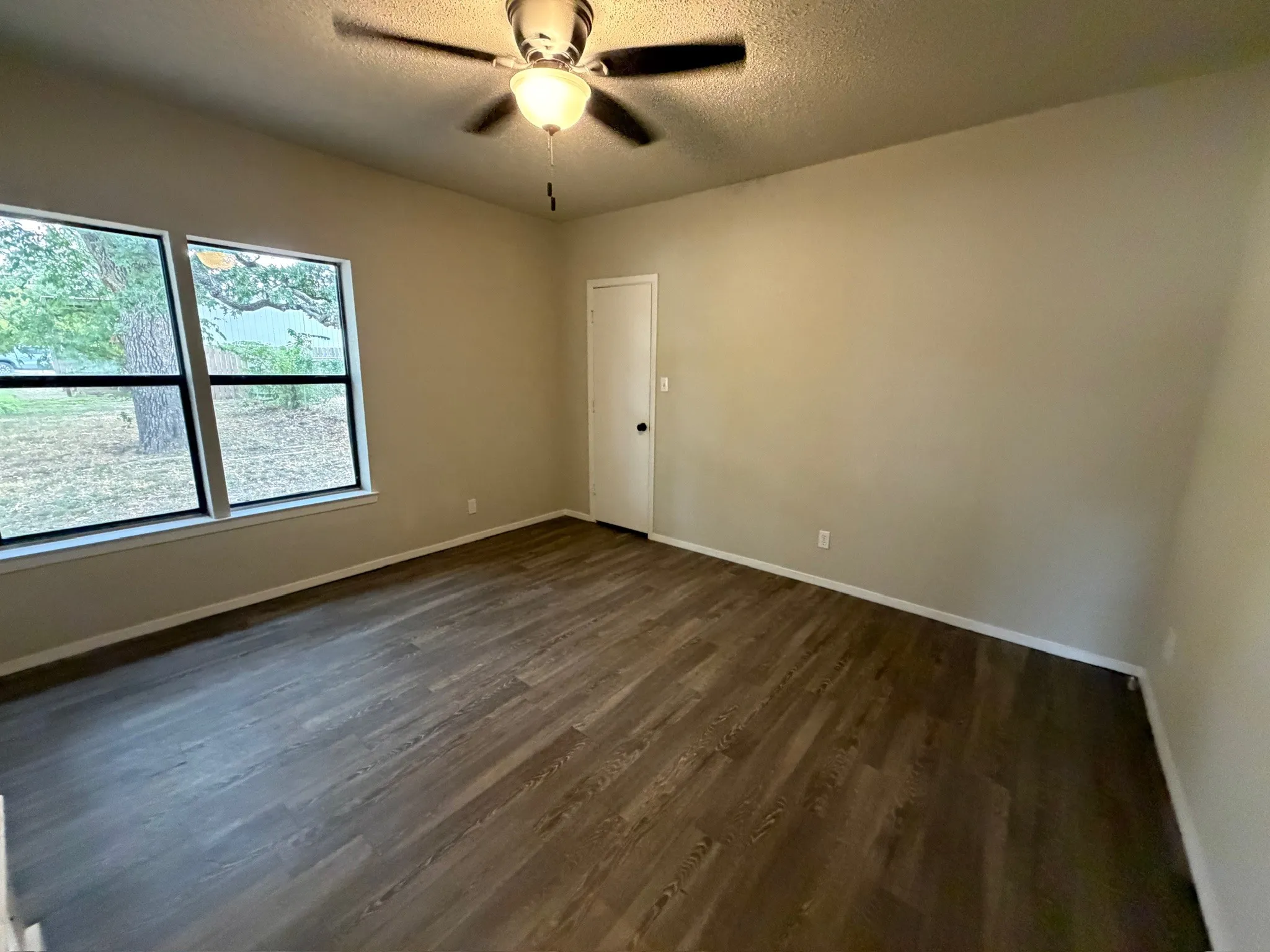 Single Family Residence For Sale in Eastland County , 1105 W Main Street, Eastland, Texas 76448, 2 Bedroom, 1 Bathroom, Garage spaces, 1,120 Sqft, built in 1945, mls#21393114, Real Estate Agent in Eastland, Homes For Sale in Eastland county, Homes For Sale in Eastland, Realtor in Eastland Texas, Real Estate Brokerage Independent Realty Texas, Luminita Cordes Realtor