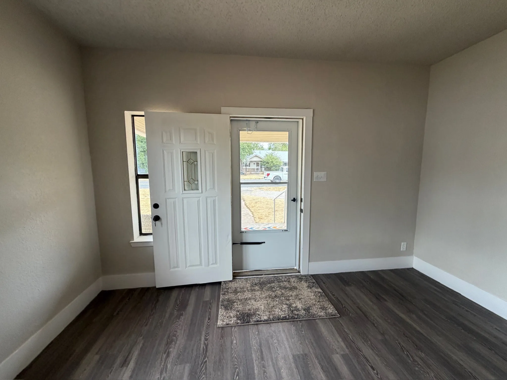 Single Family Residence For Sale in Eastland County , 1105 W Main Street, Eastland, Texas 76448, 2 Bedroom, 1 Bathroom, Garage spaces, 1,120 Sqft, built in 1945, mls#21393114, Real Estate Agent in Eastland, Homes For Sale in Eastland county, Homes For Sale in Eastland, Realtor in Eastland Texas, Real Estate Brokerage Independent Realty Texas, Luminita Cordes Realtor