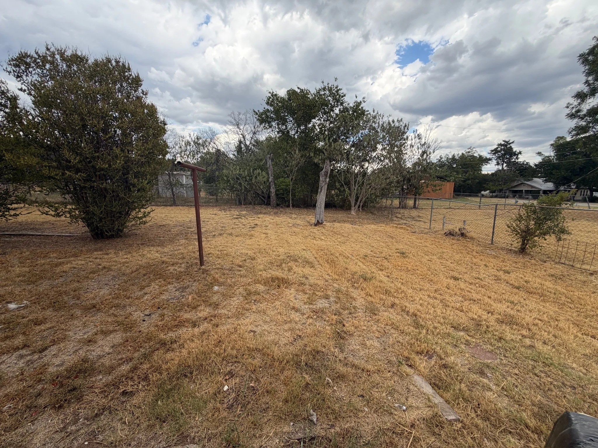Single Family Residence For Sale in Eastland County , 1105 W Main Street, Eastland, Texas 76448, 2 Bedroom, 1 Bathroom, Garage spaces, 1,120 Sqft, built in 1945, mls#21393114, Real Estate Agent in Eastland, Homes For Sale in Eastland county, Homes For Sale in Eastland, Realtor in Eastland Texas, Real Estate Brokerage Independent Realty Texas, Luminita Cordes Realtor
